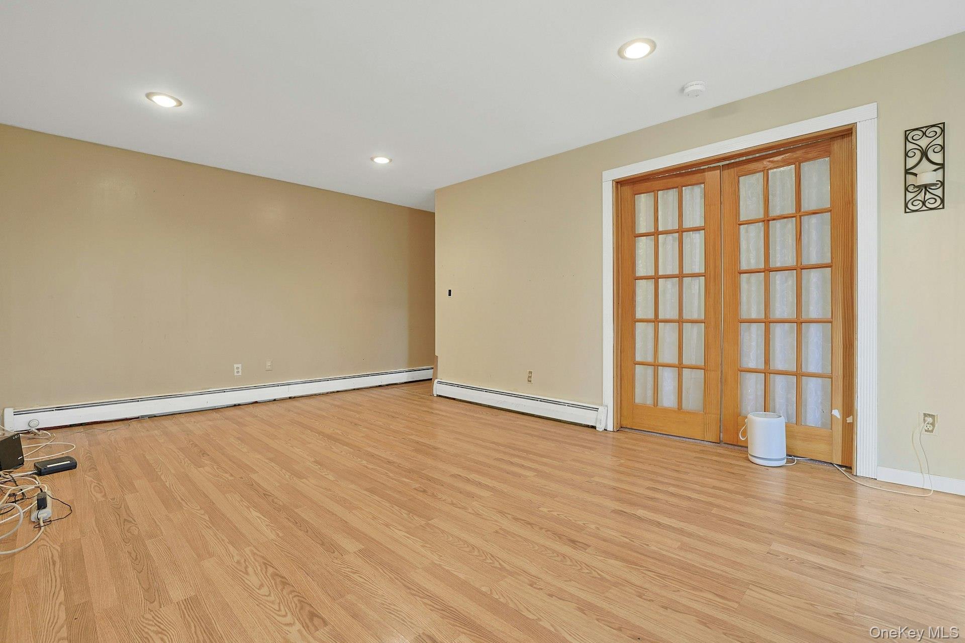 205 Sneden Place W, Unit 205 photo 5