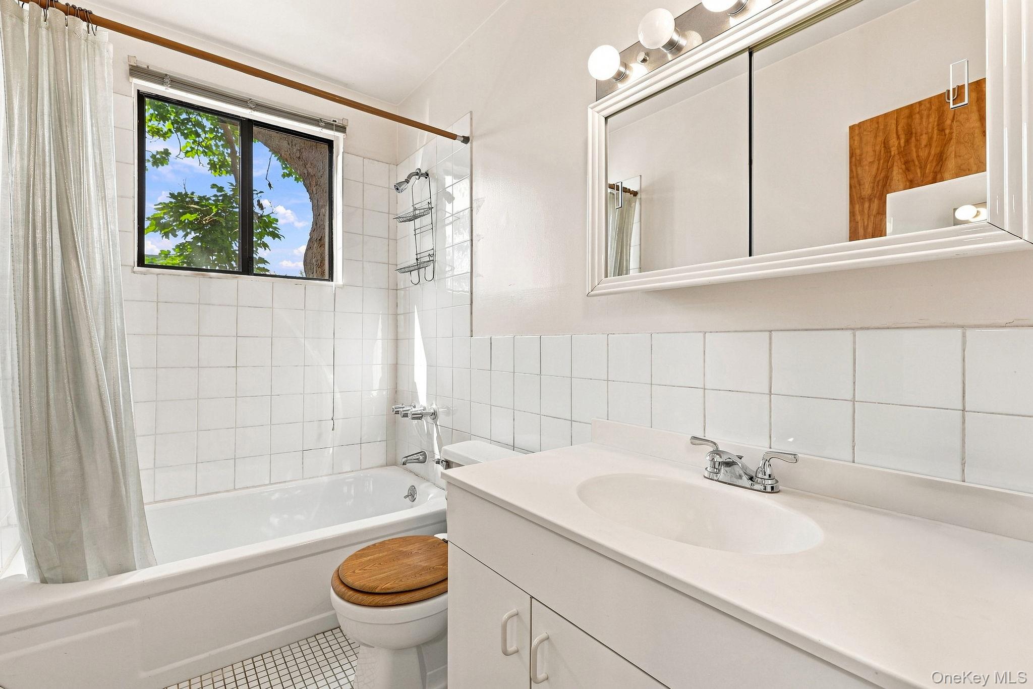 33 Tier Street, Unit E photo 11