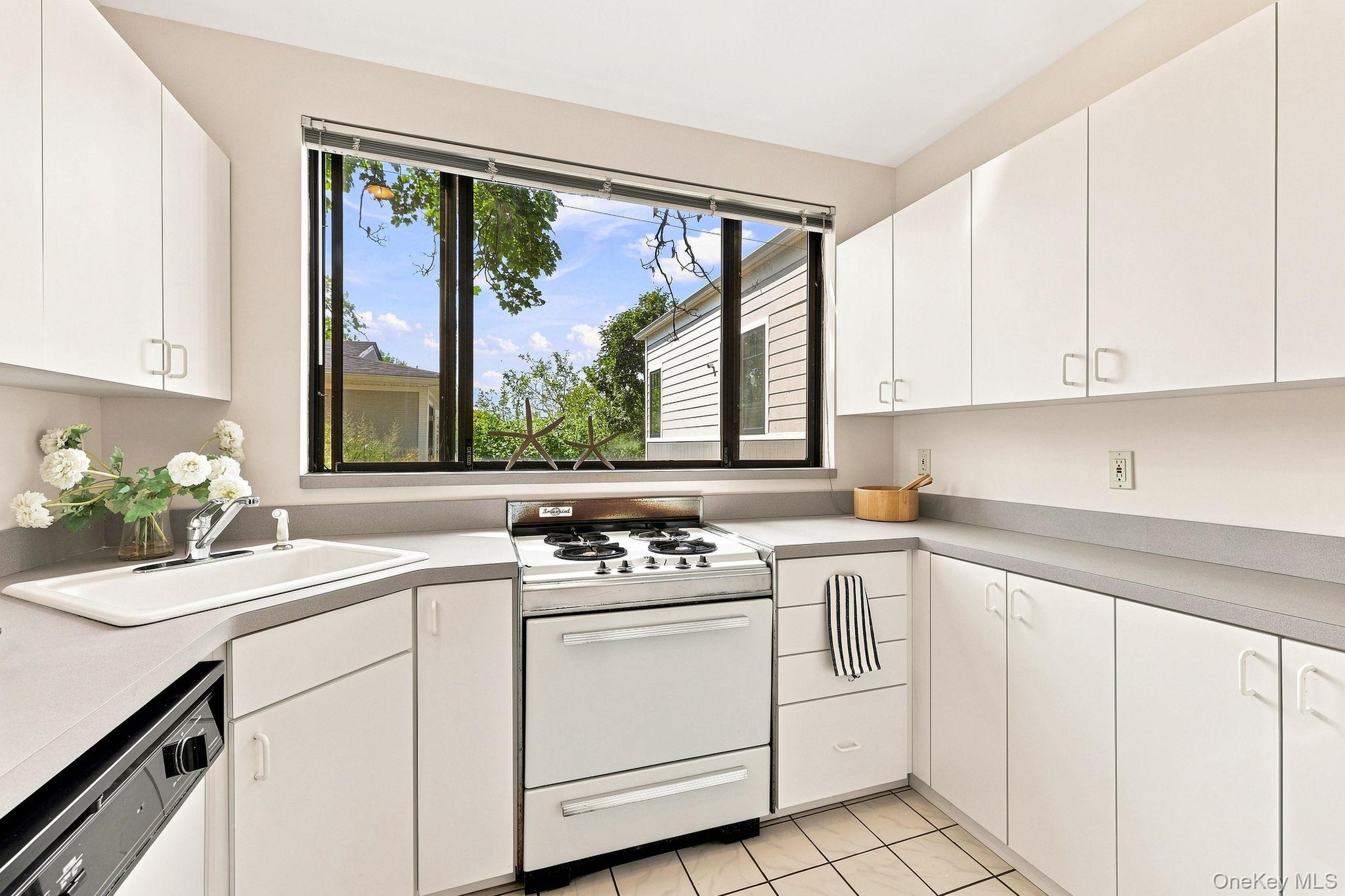 33 Tier Street, Unit E photo 9