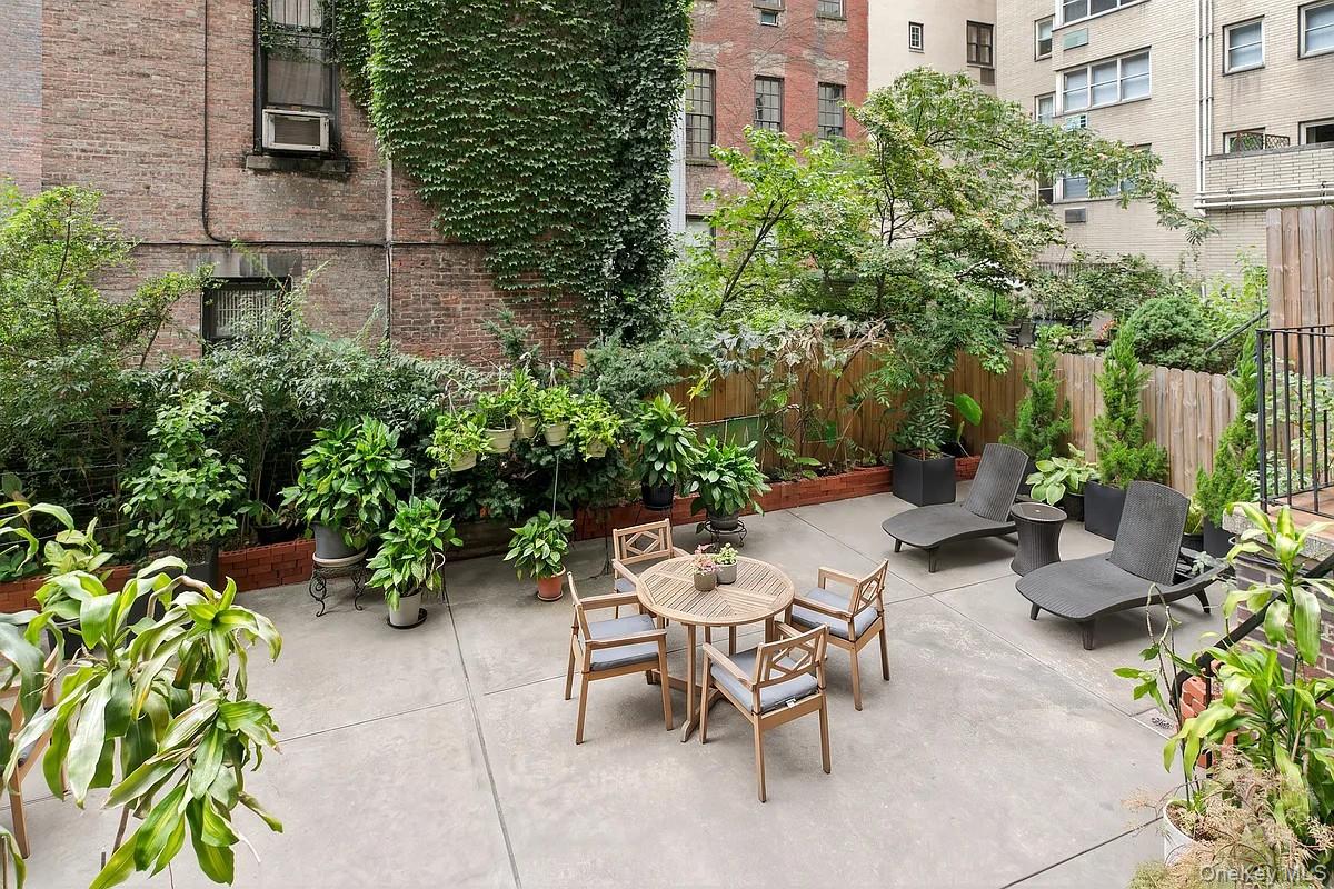 110 E 36th Street, Unit 1E photo 7