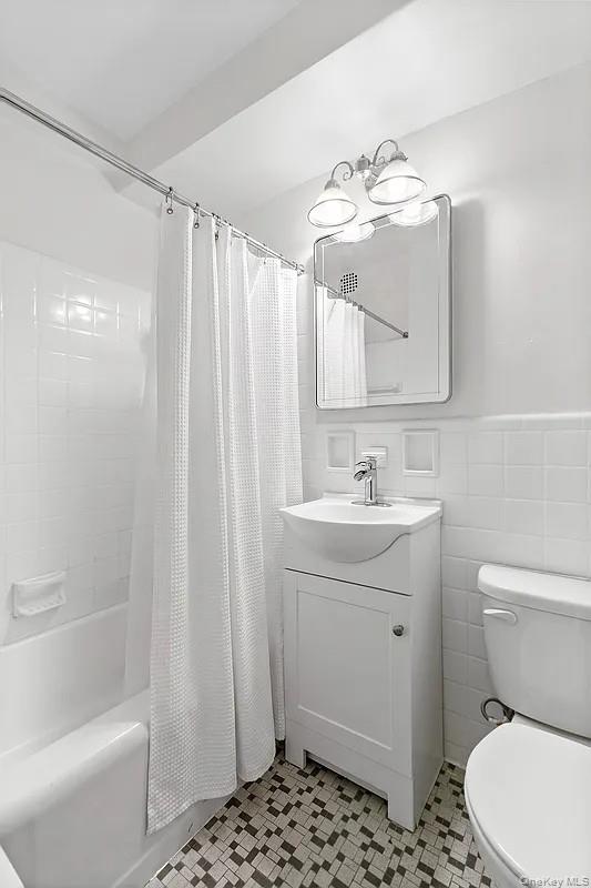 110 E 36th Street, Unit 1E photo 6