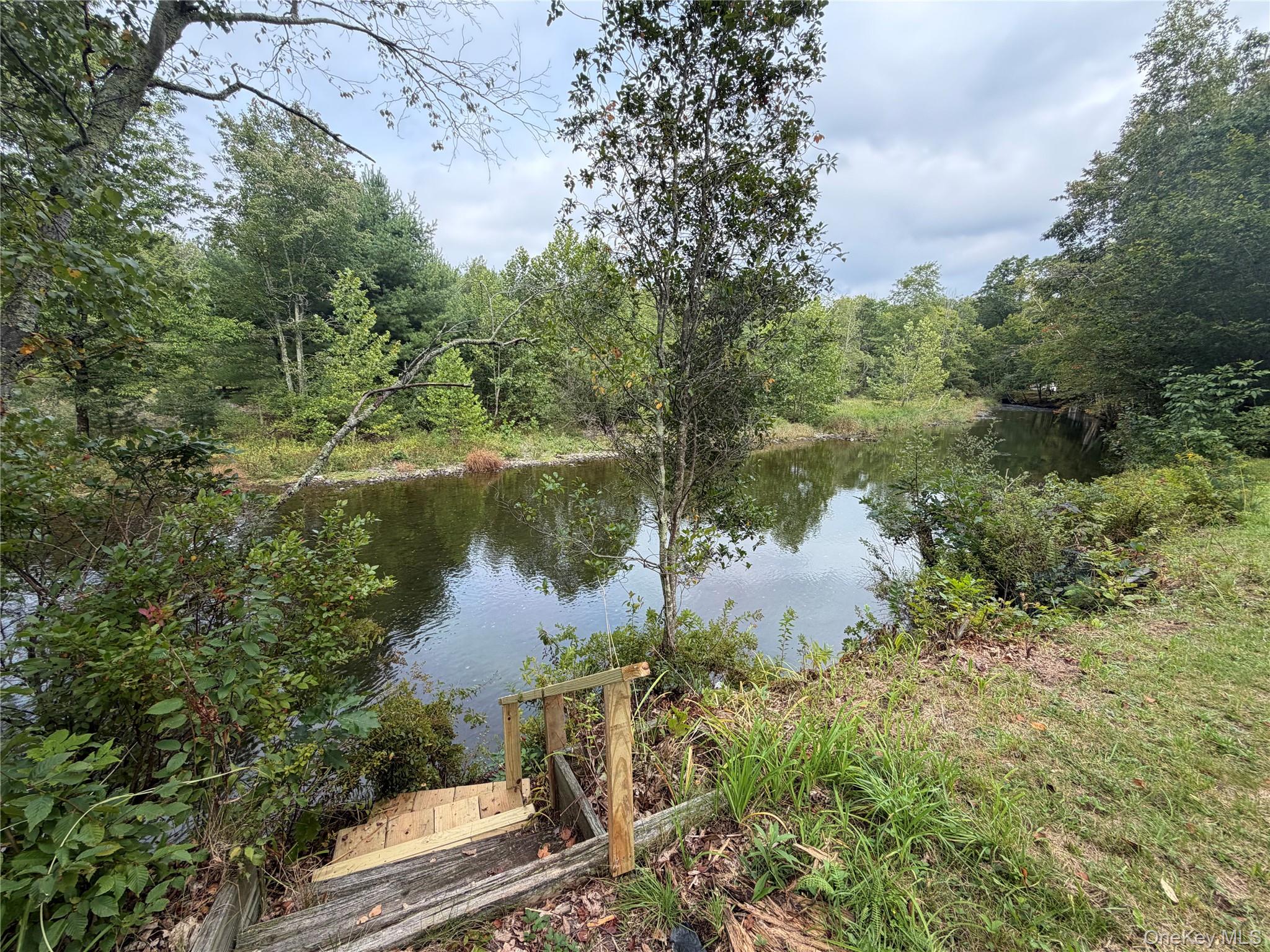 8 Hampshire Lane – For Sale photo 2
