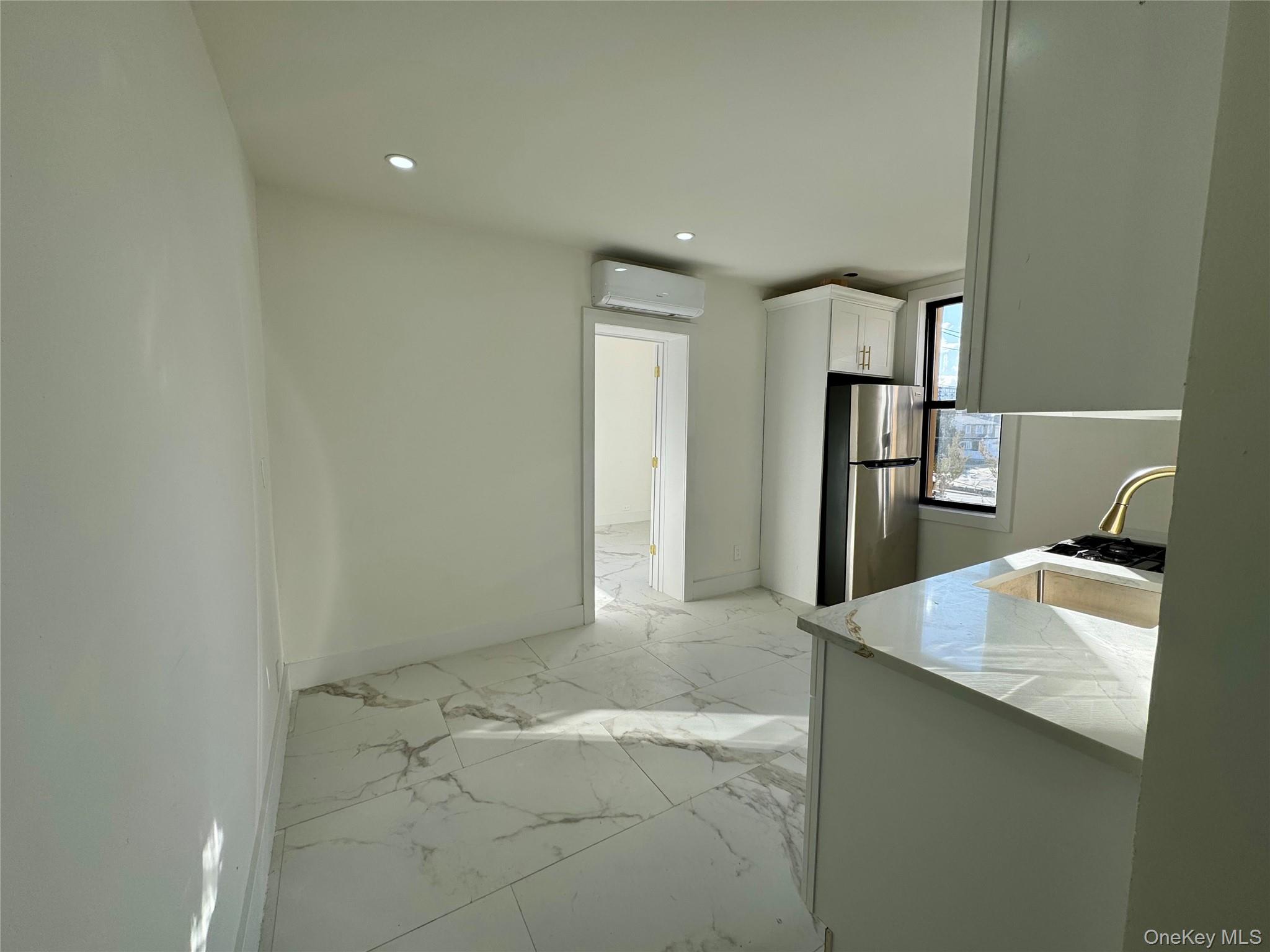 315 Riverside Boulevard, Unit 1 photo 3