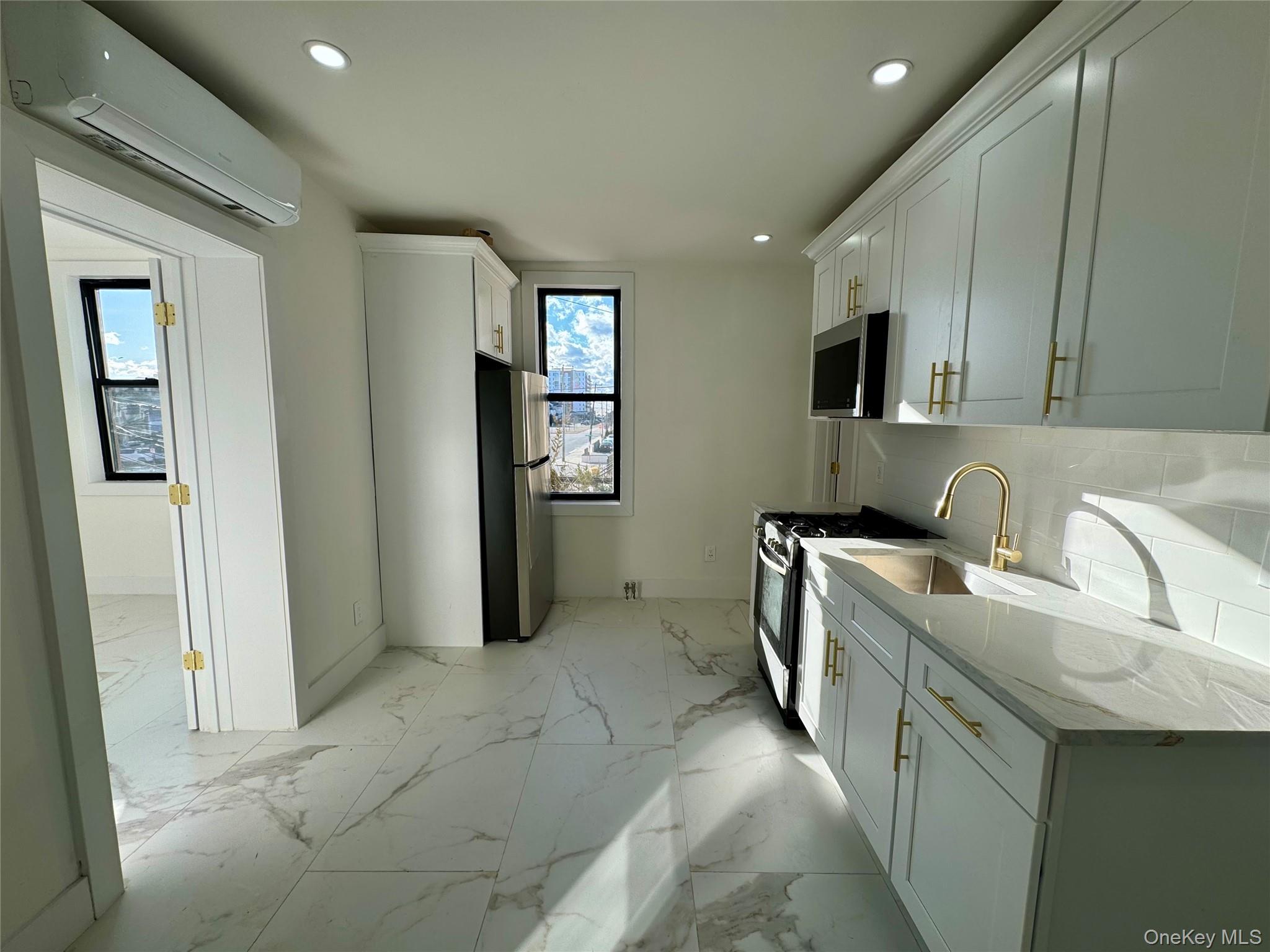315 Riverside Boulevard, Unit 1 photo 2