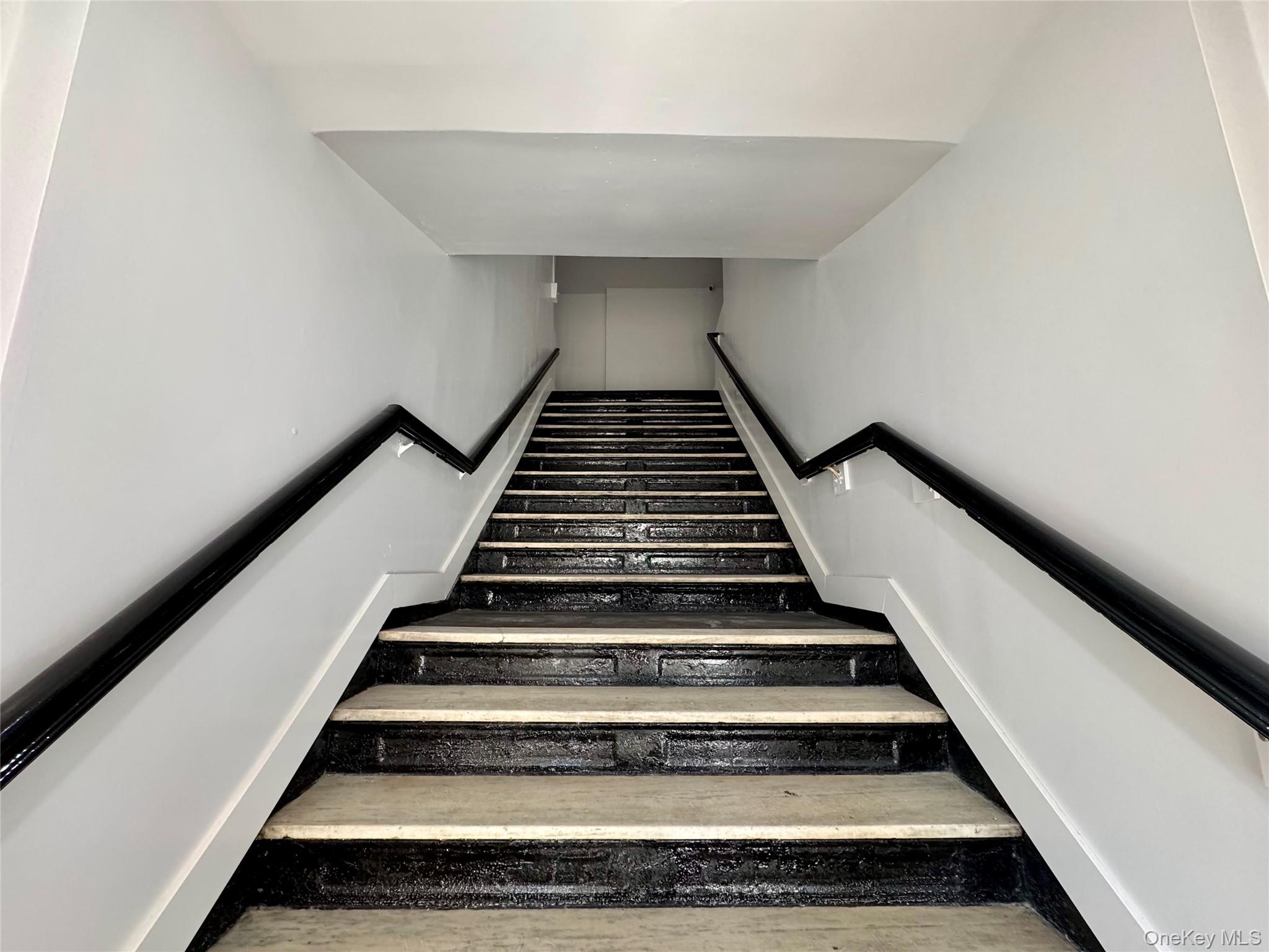 315 Riverside Boulevard, Unit 1 photo 8