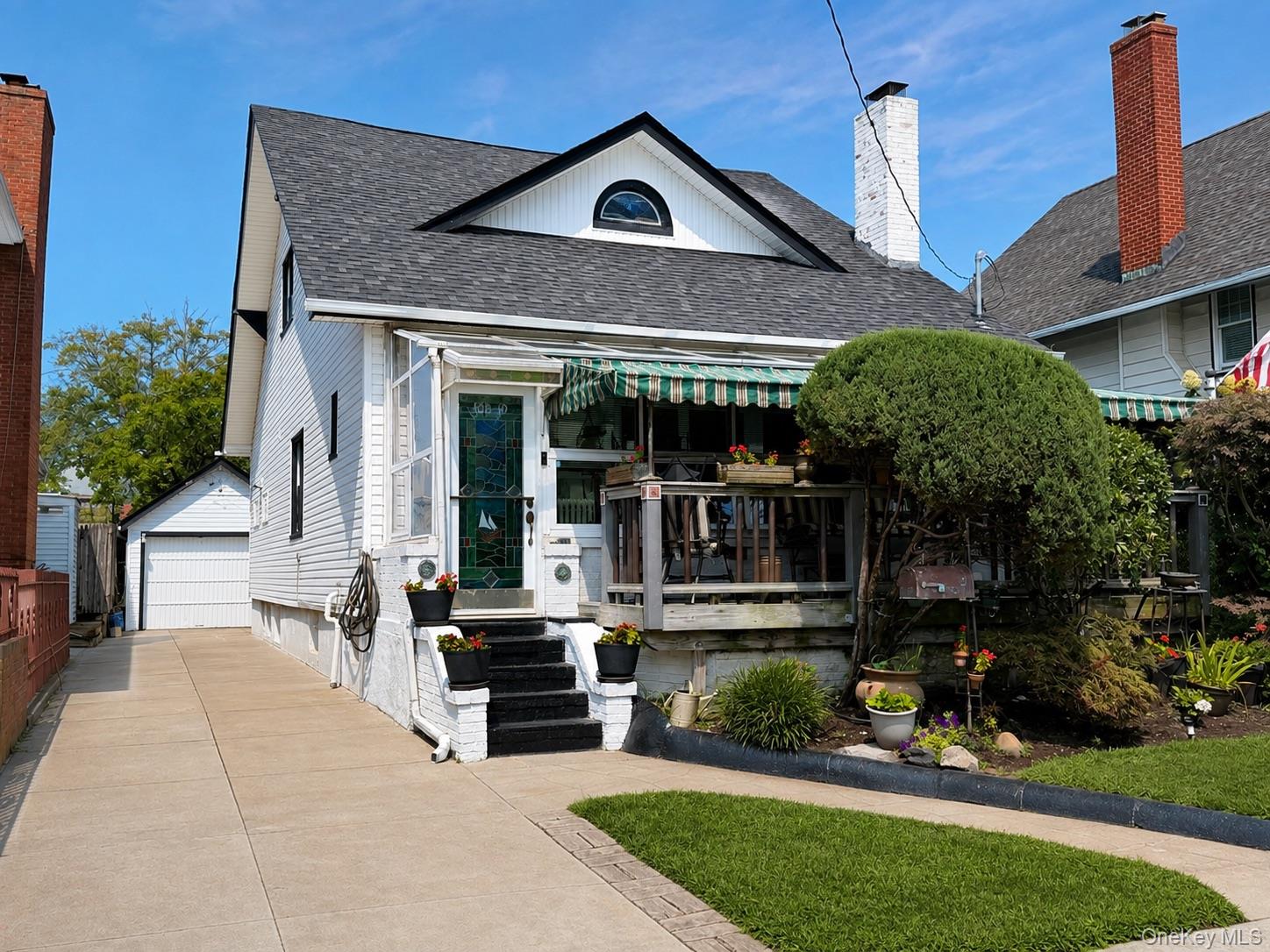 13810 Cronston Avenue – For Sale
