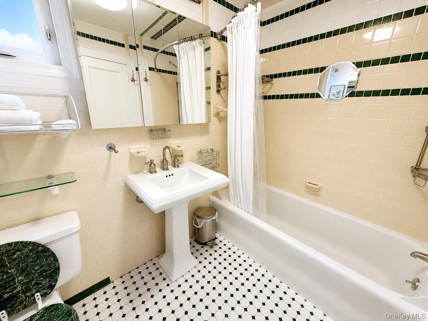 13810 Cronston Avenue – For Sale photo 17