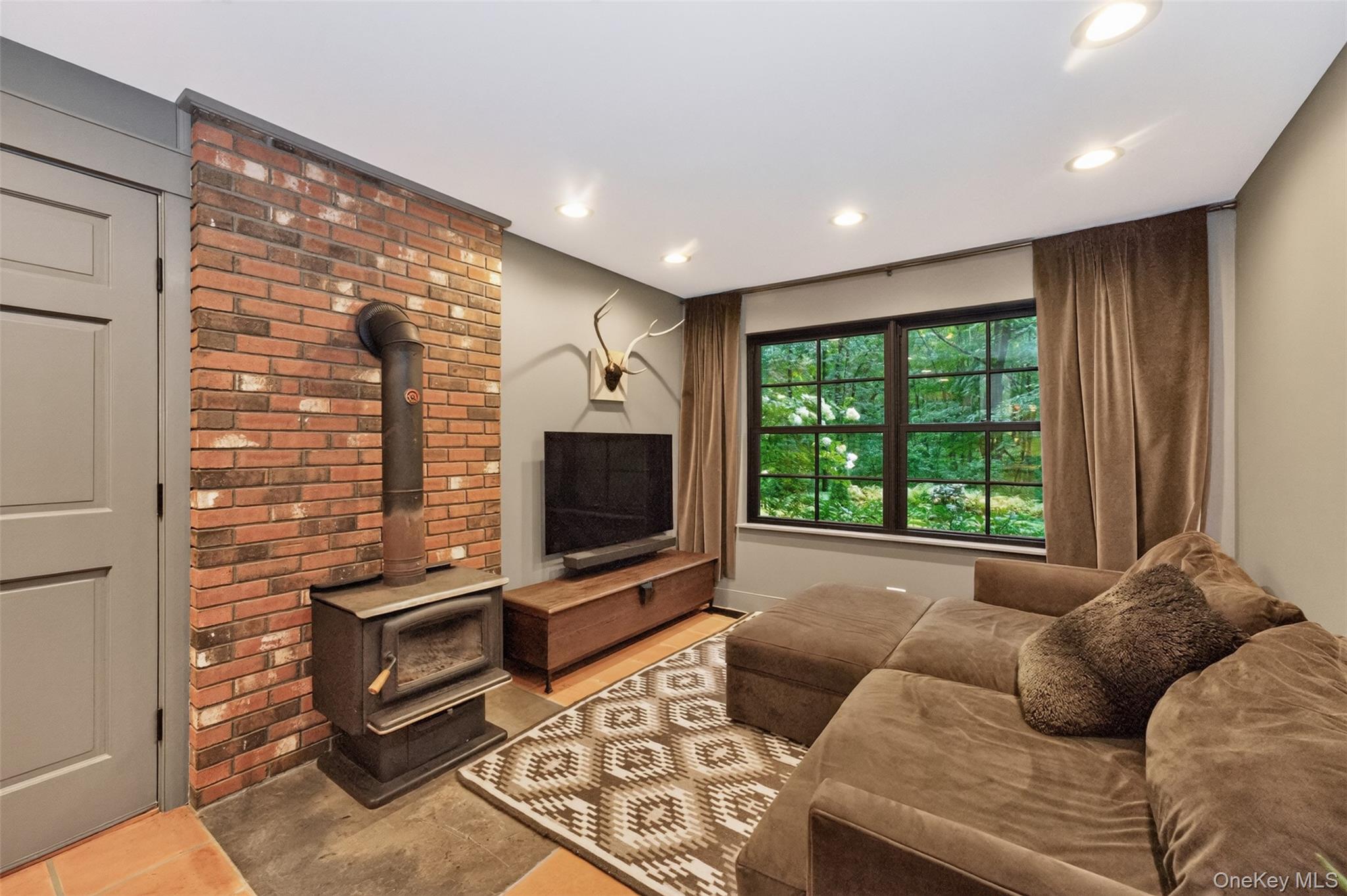224 Under Mountain Road – For Sale photo 21