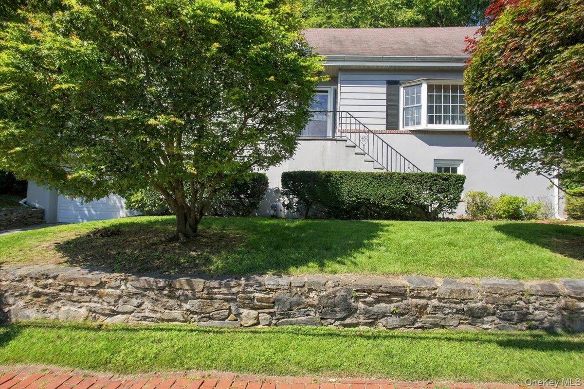 87 Edgemont Road – For Sale