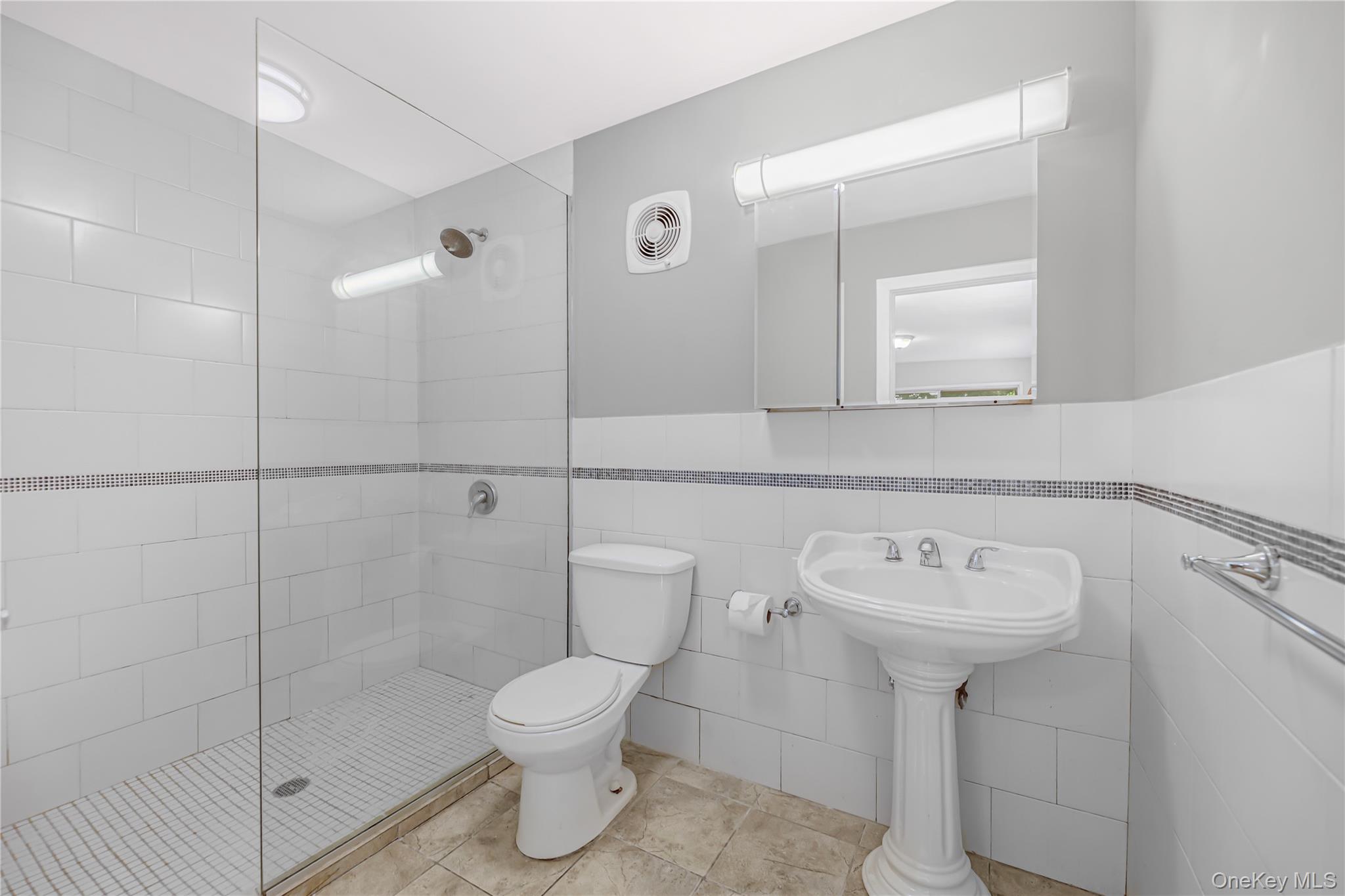 5610 Post Road, Unit First Floo photo 16