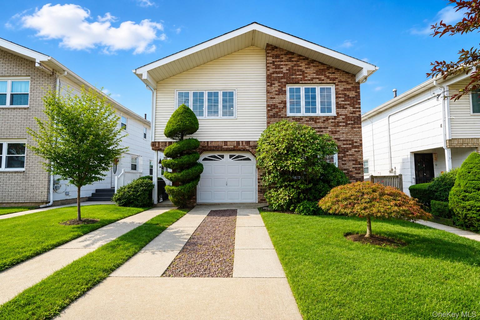 947 Bard Avenue – For Sale
