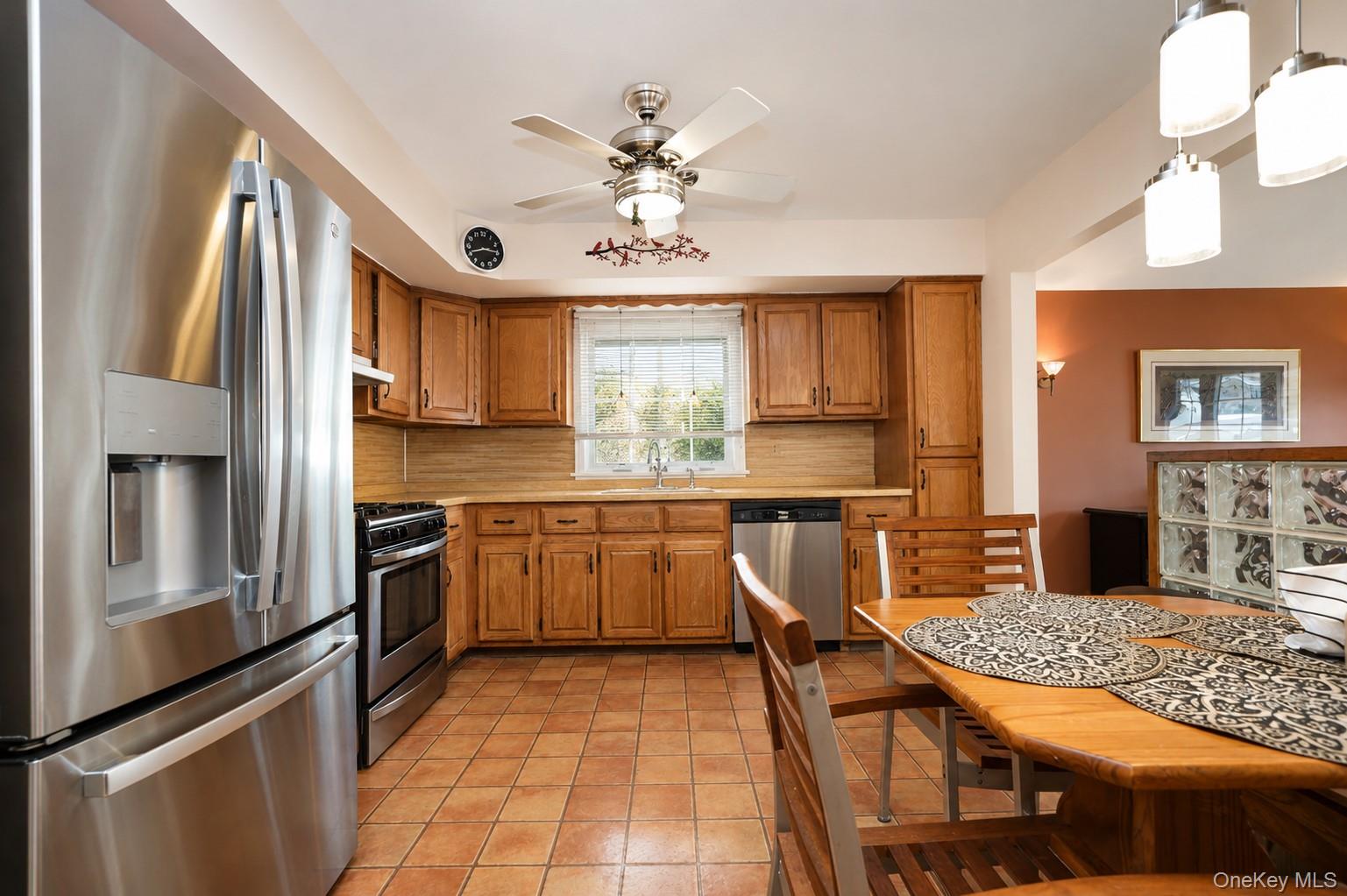 947 Bard Avenue – For Sale photo 8
