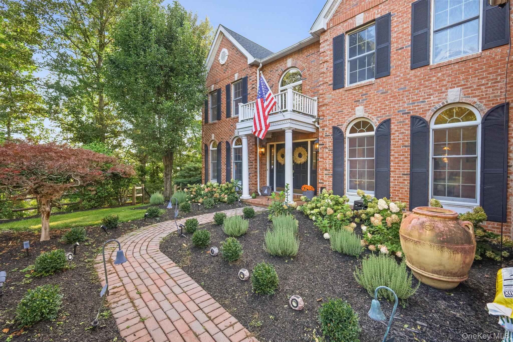 13 Hyatt Lane – For Sale photo 2