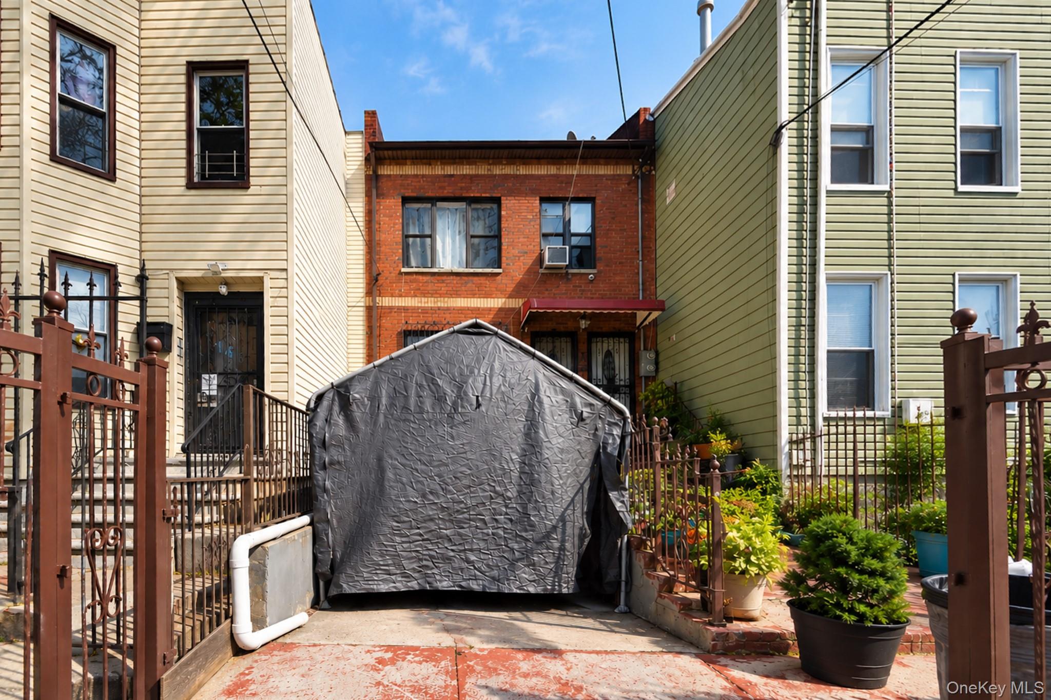 121 Montauk Avenue – For Sale