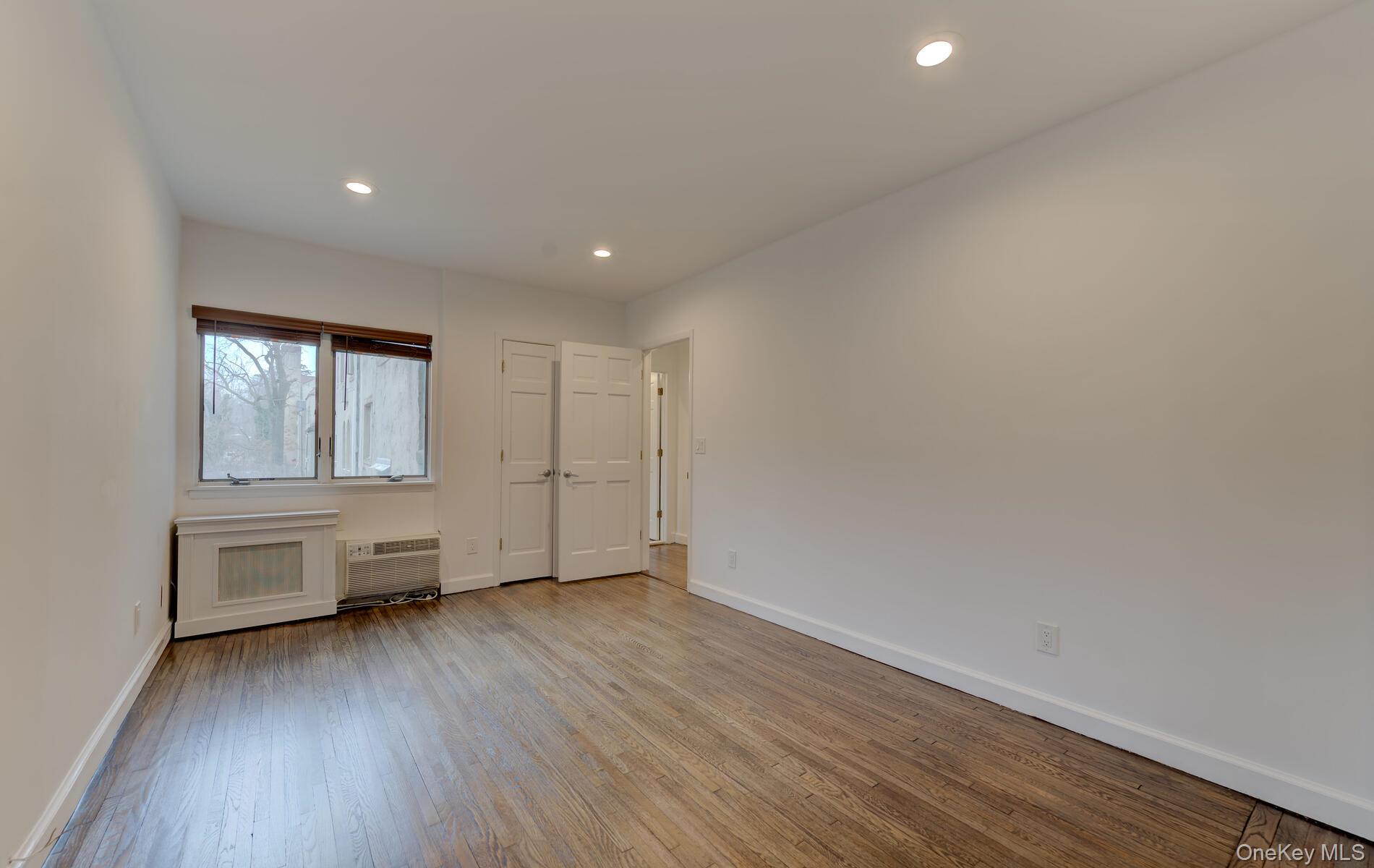 215 Middle Neck Road, Unit 2-2B photo 16