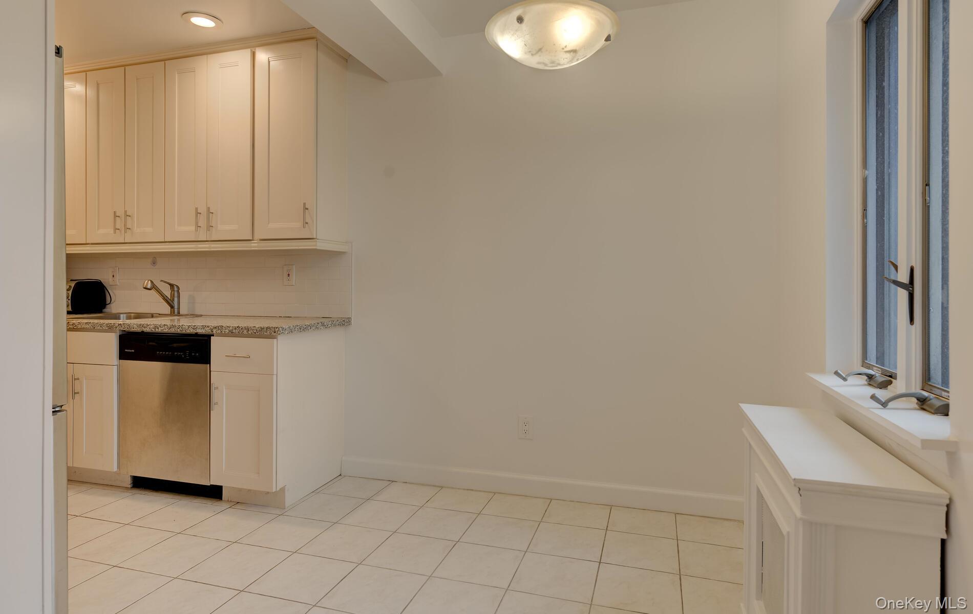 215 Middle Neck Road, Unit 2-2B photo 11