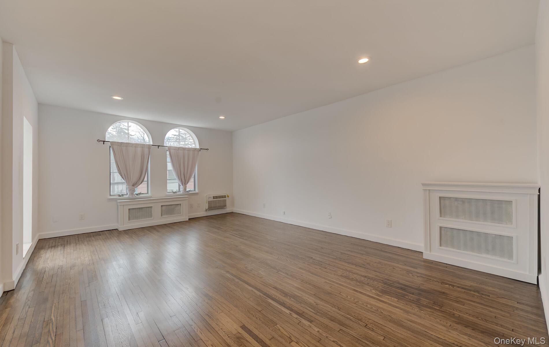 215 Middle Neck Road, Unit 2-2B photo 7