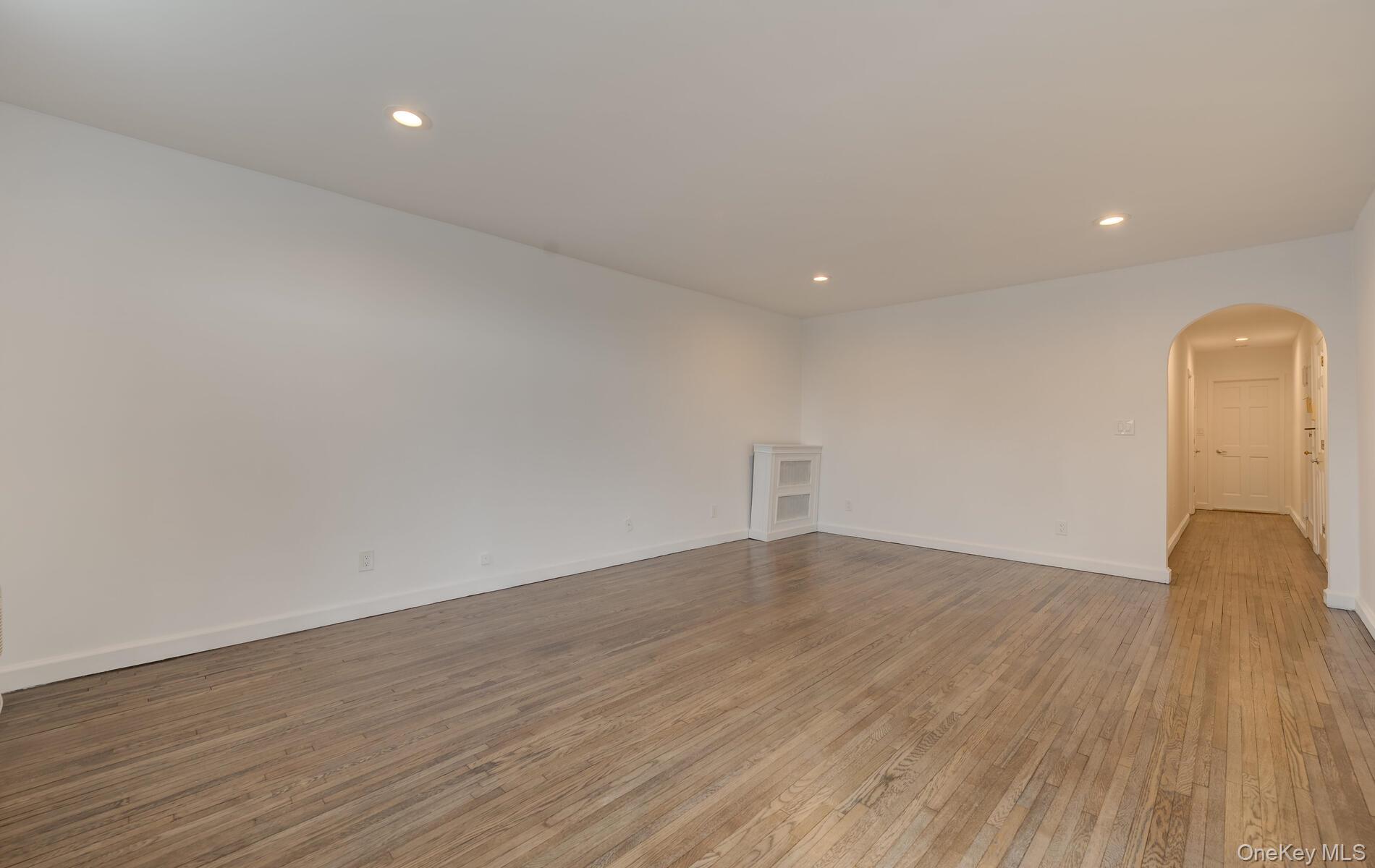 215 Middle Neck Road, Unit 2-2B photo 8