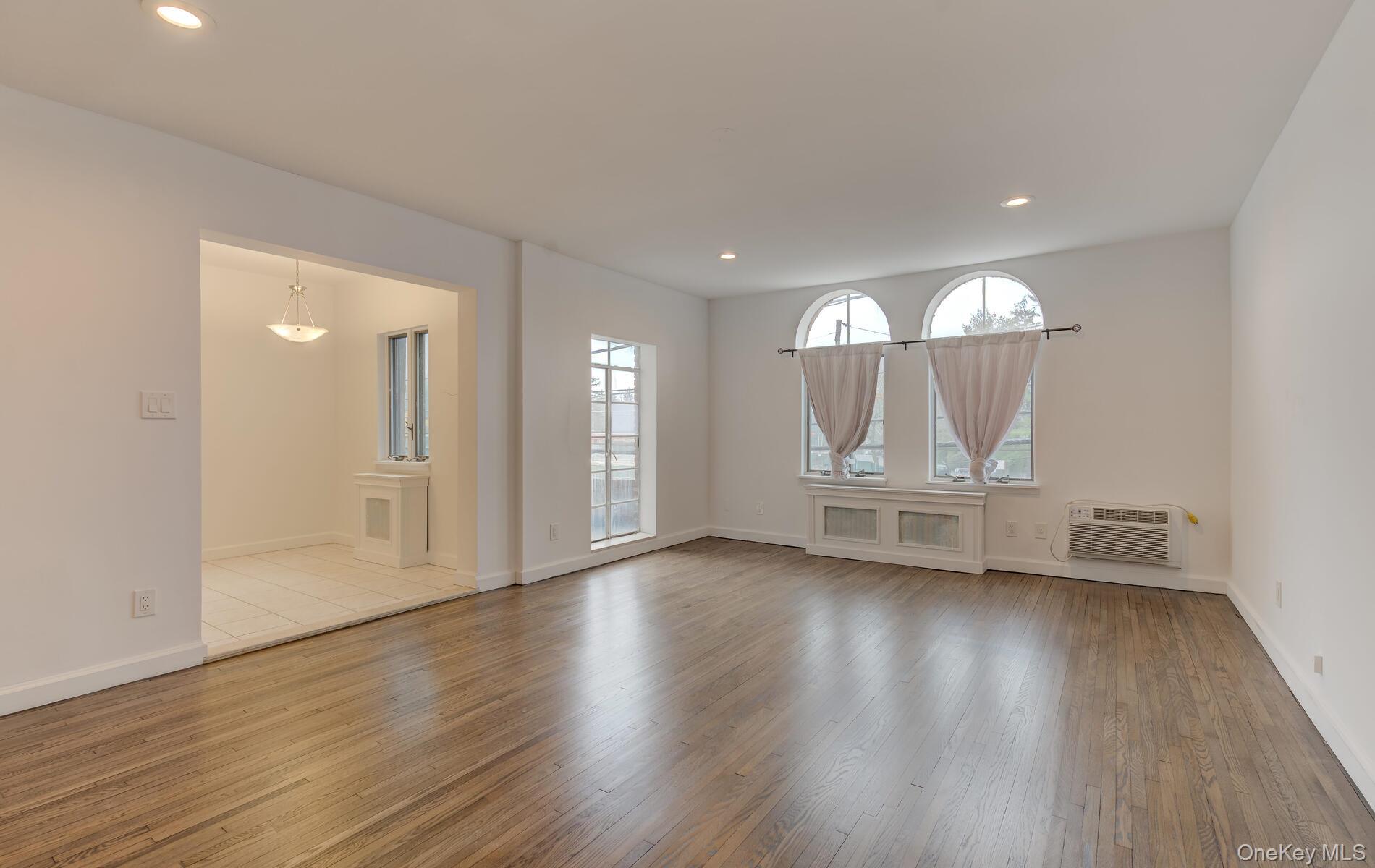 215 Middle Neck Road, Unit 2-2B photo 10