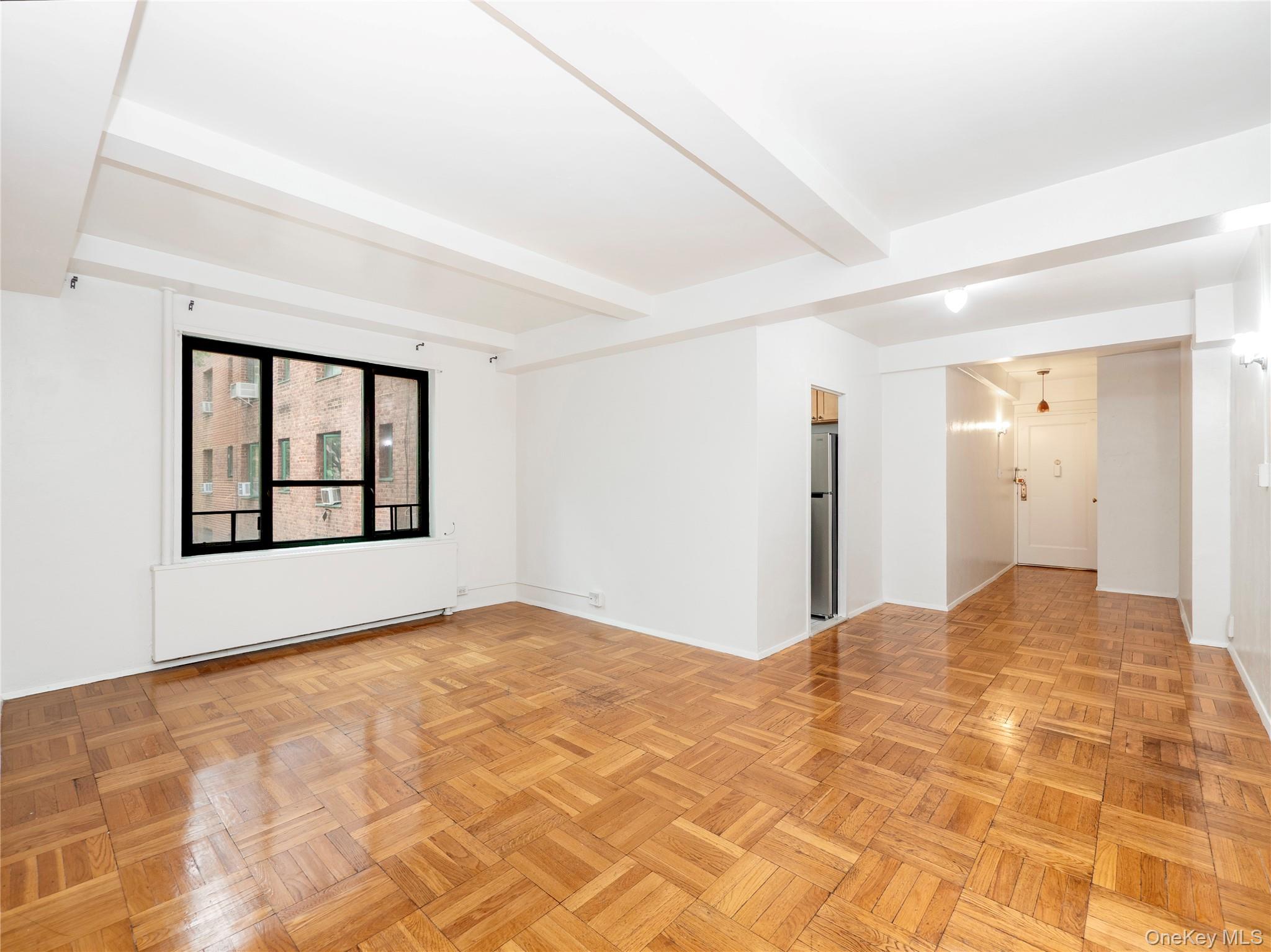 2150 E Tremont Avenue, Unit 4C