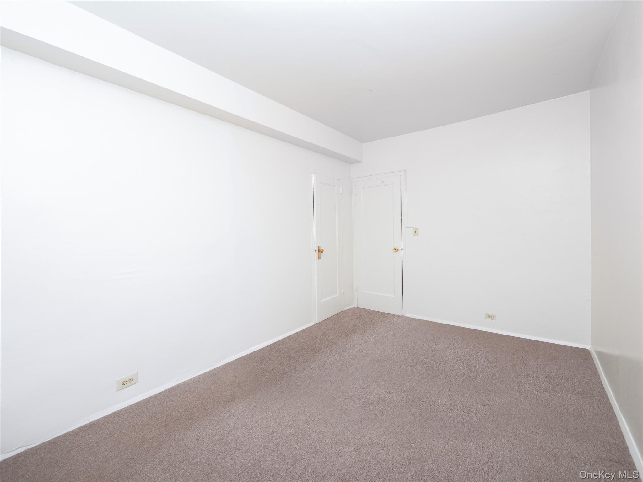 2150 E Tremont Avenue, Unit 4C photo 7