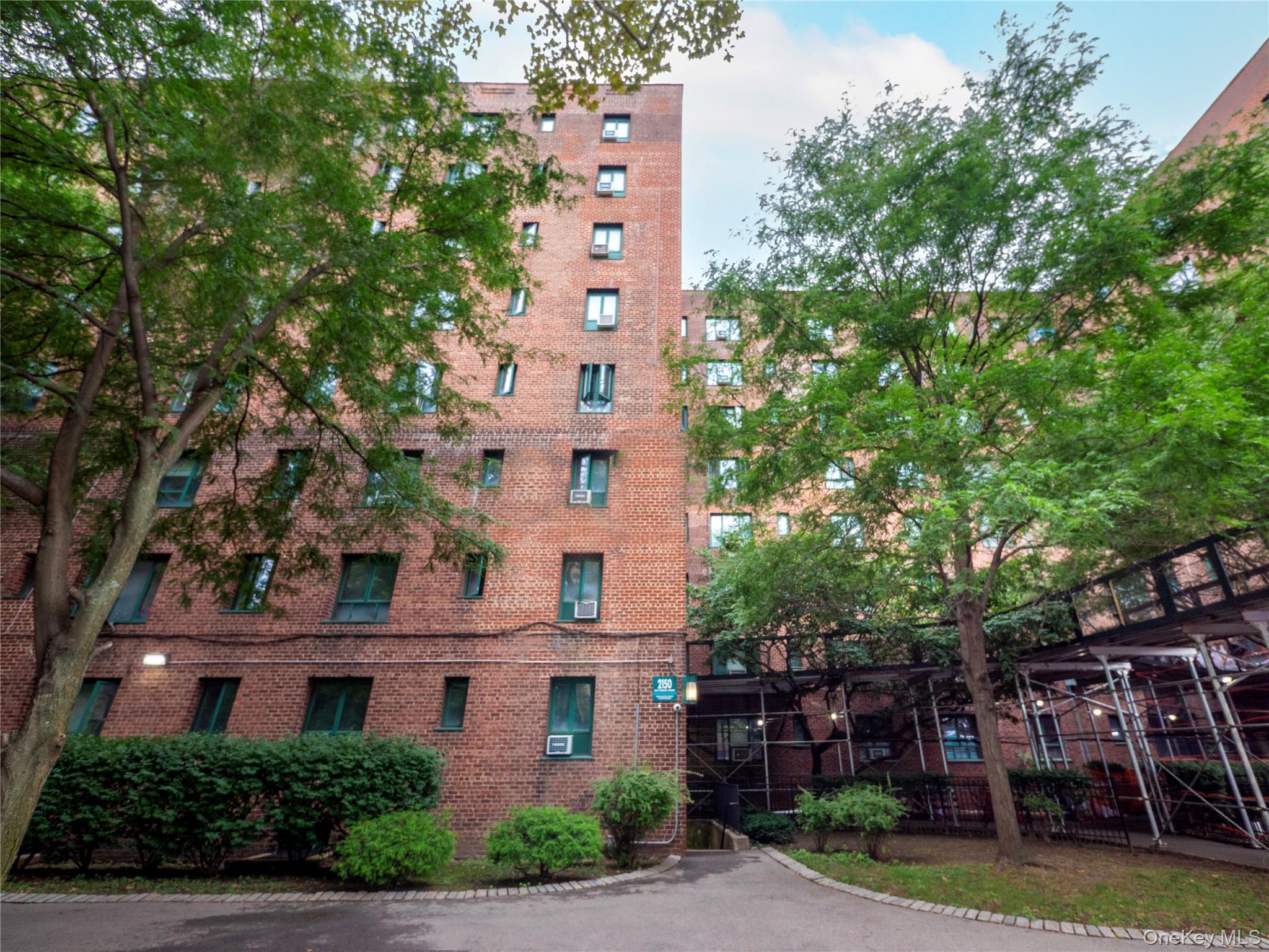 2150 E Tremont Avenue, Unit 4C photo 10