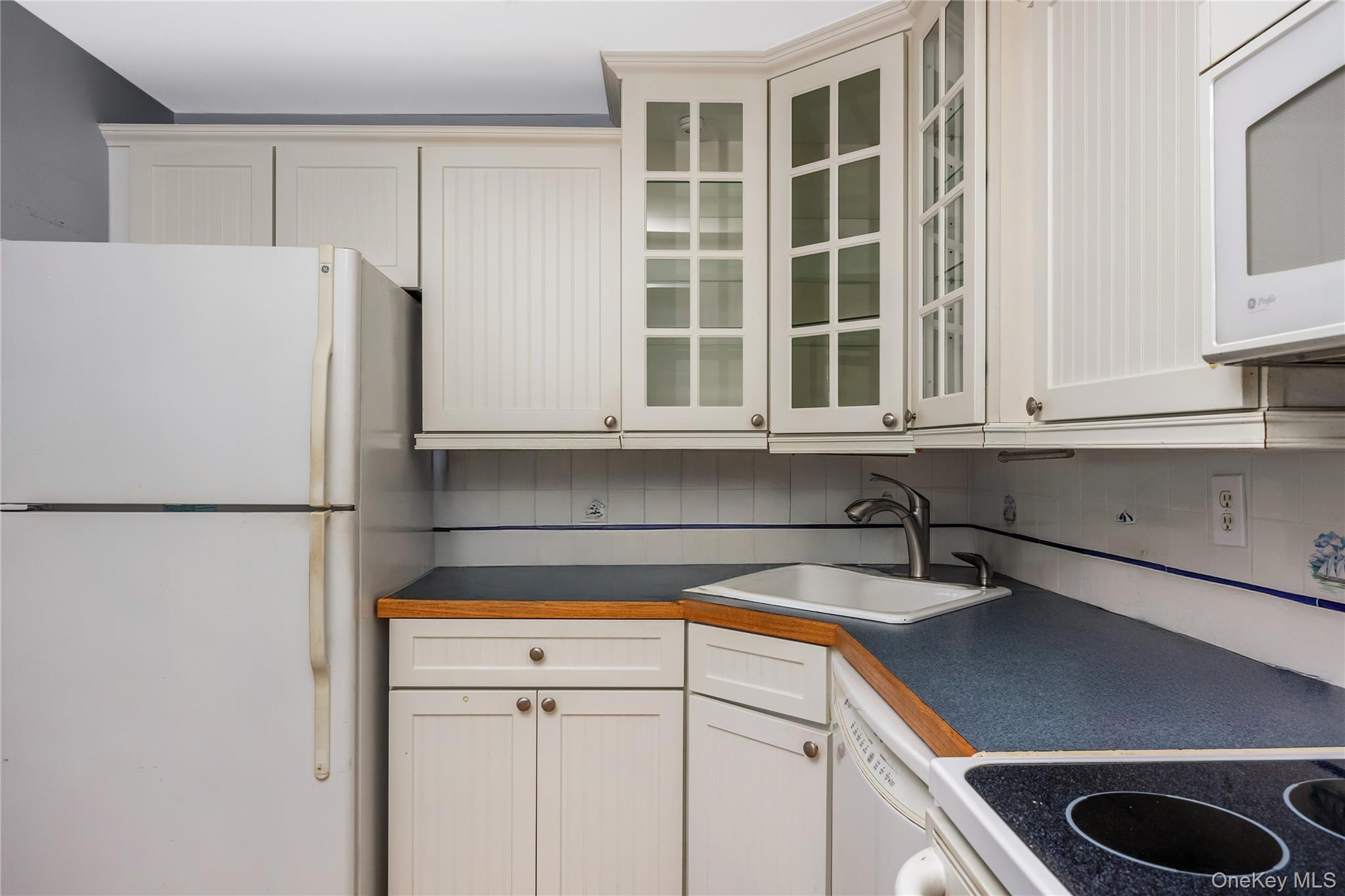 230 W Broadway, Unit 609 photo 12