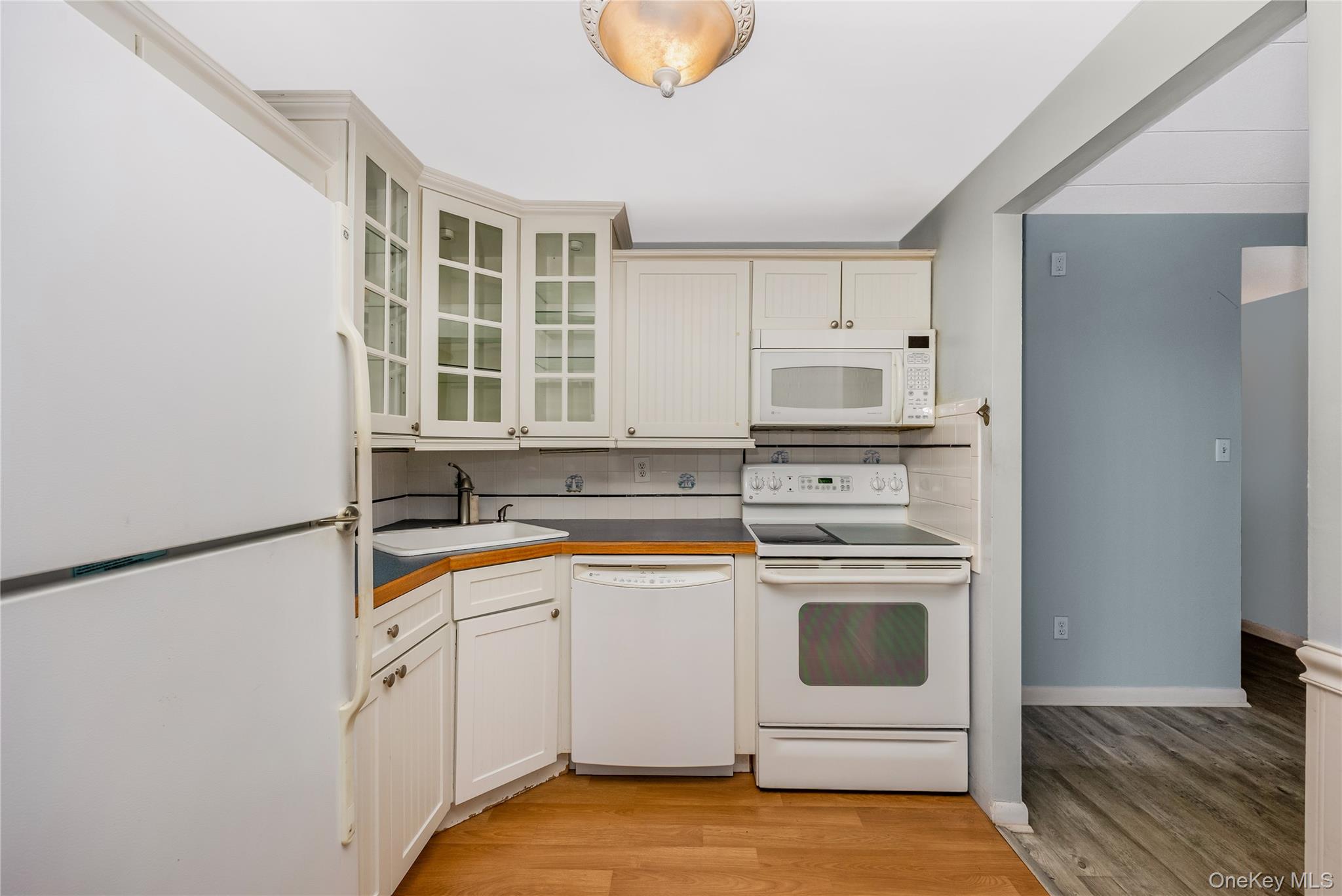 230 W Broadway, Unit 609 photo 11