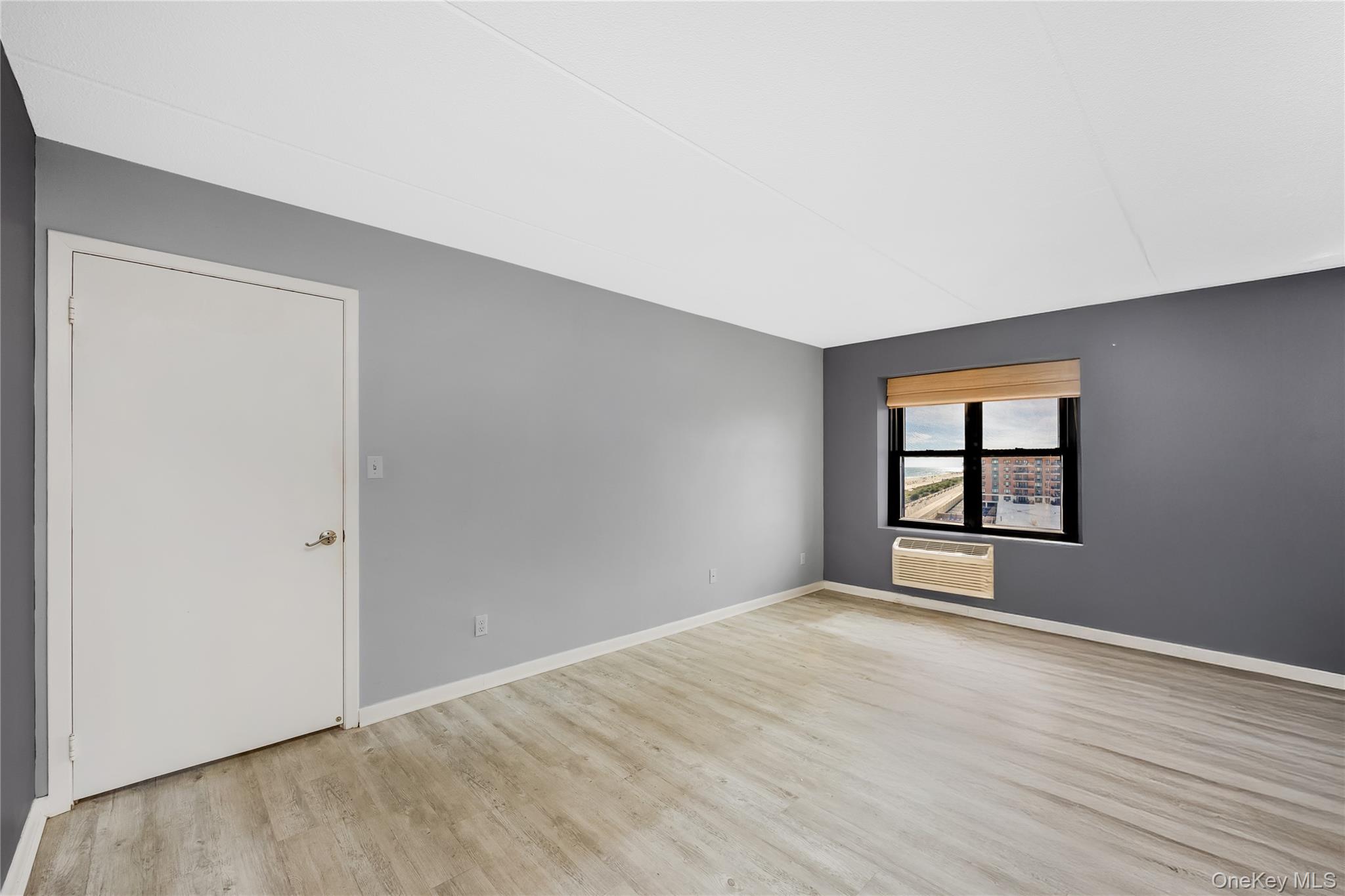 230 W Broadway, Unit 609 photo 21
