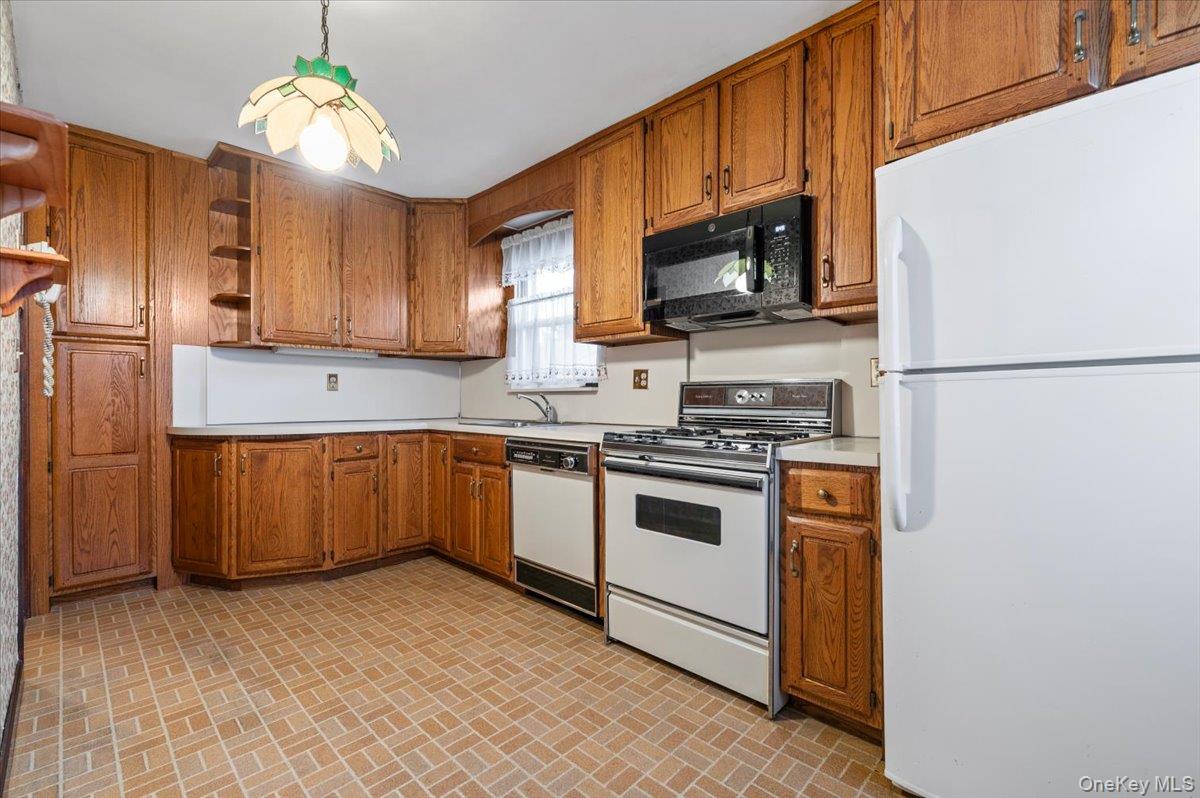 7607 Hewlett Street – For Sale photo 9
