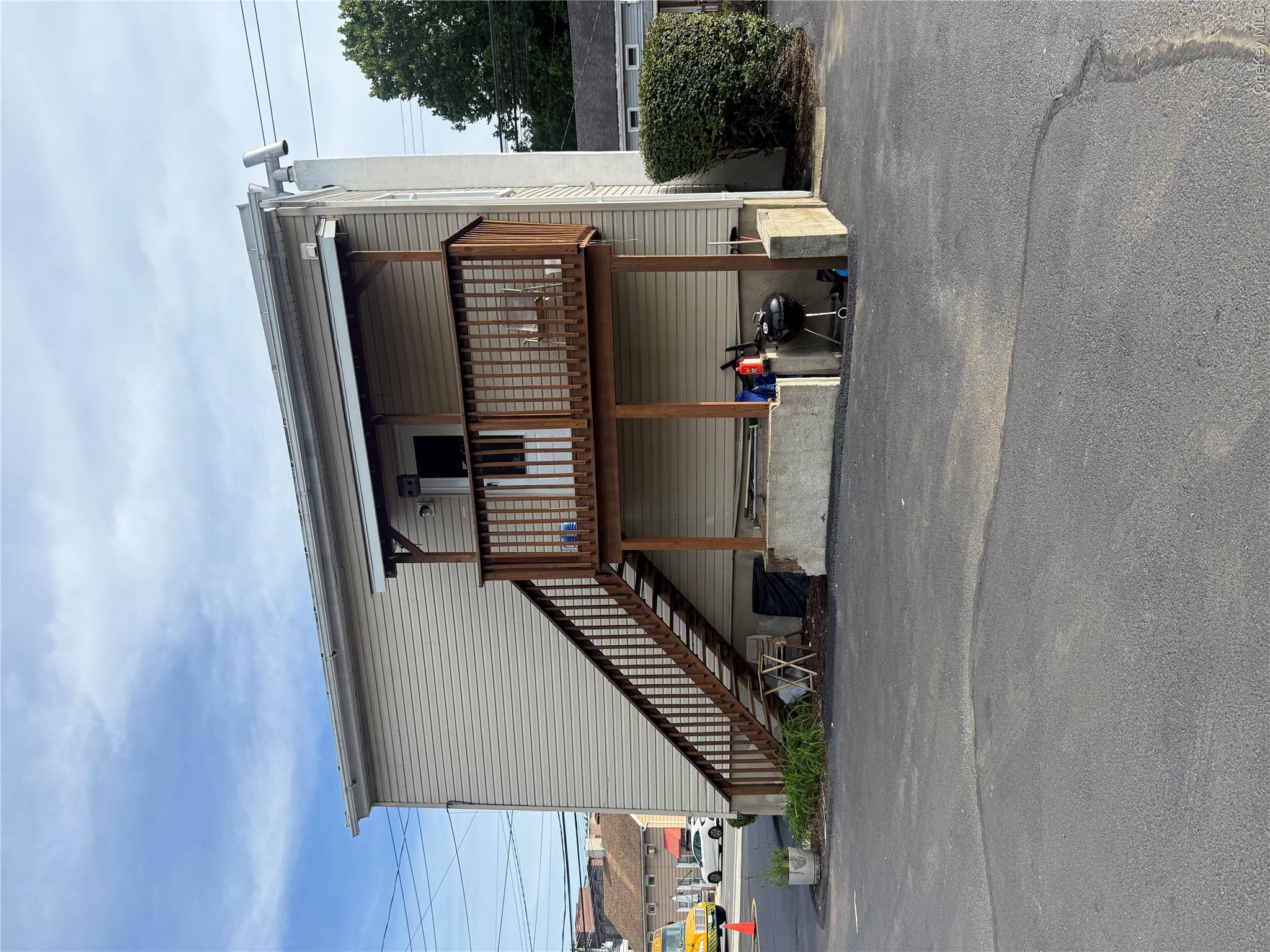 110 W Railroad Avenue, Unit Second Flo