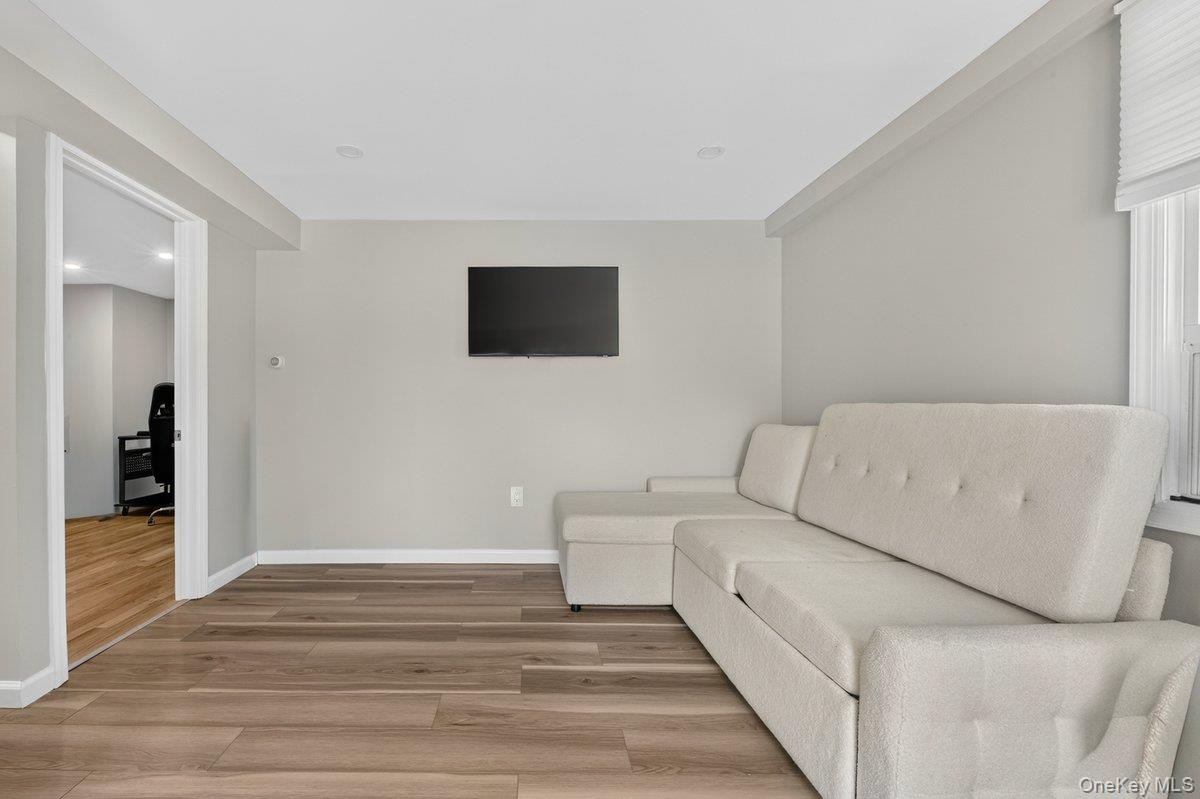 61 Carleton Avenue – For Sale photo 11