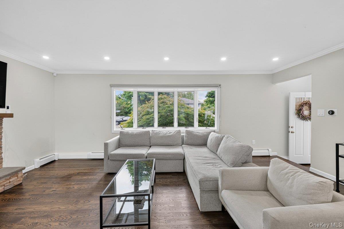61 Carleton Avenue – For Sale photo 7