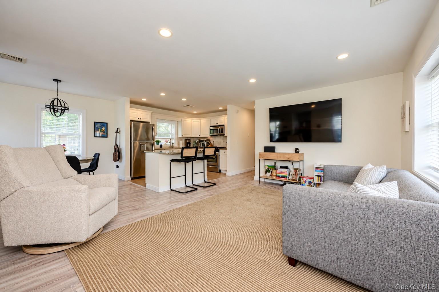 108 Neptune Boulevard, Unit Upper photo 3