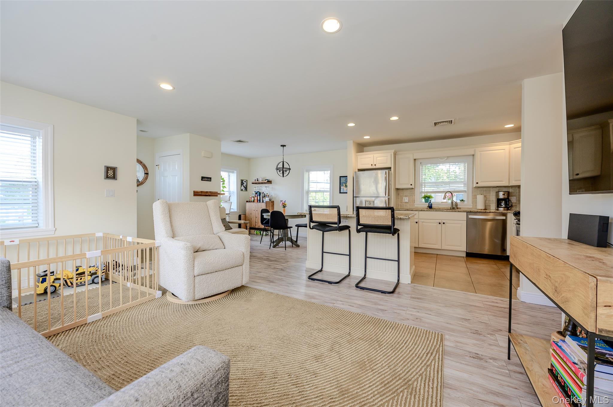 108 Neptune Boulevard, Unit Upper photo 2