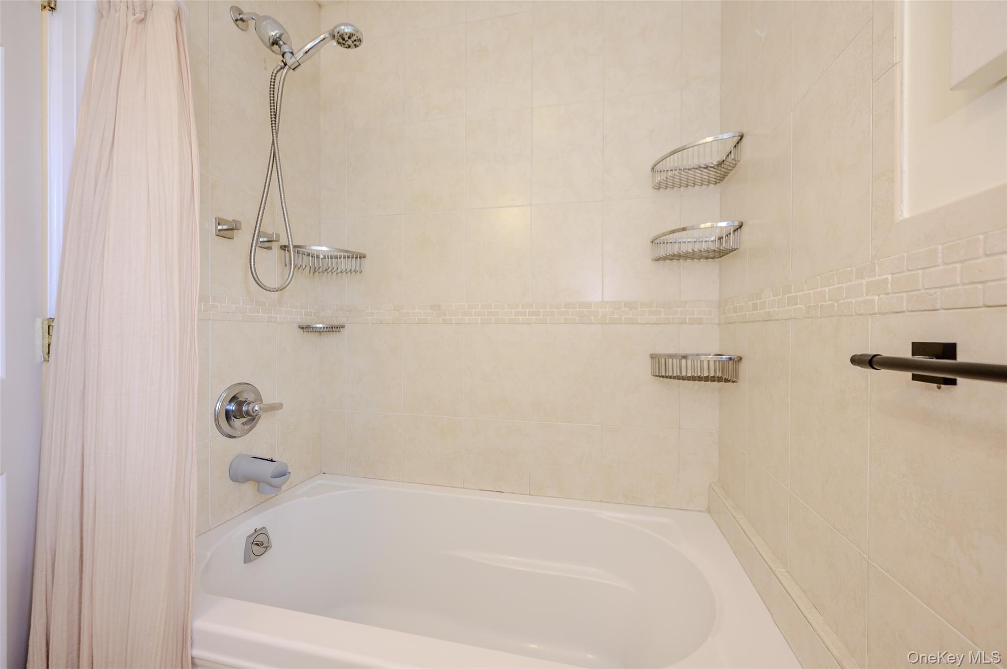 108 Neptune Boulevard, Unit Upper photo 14