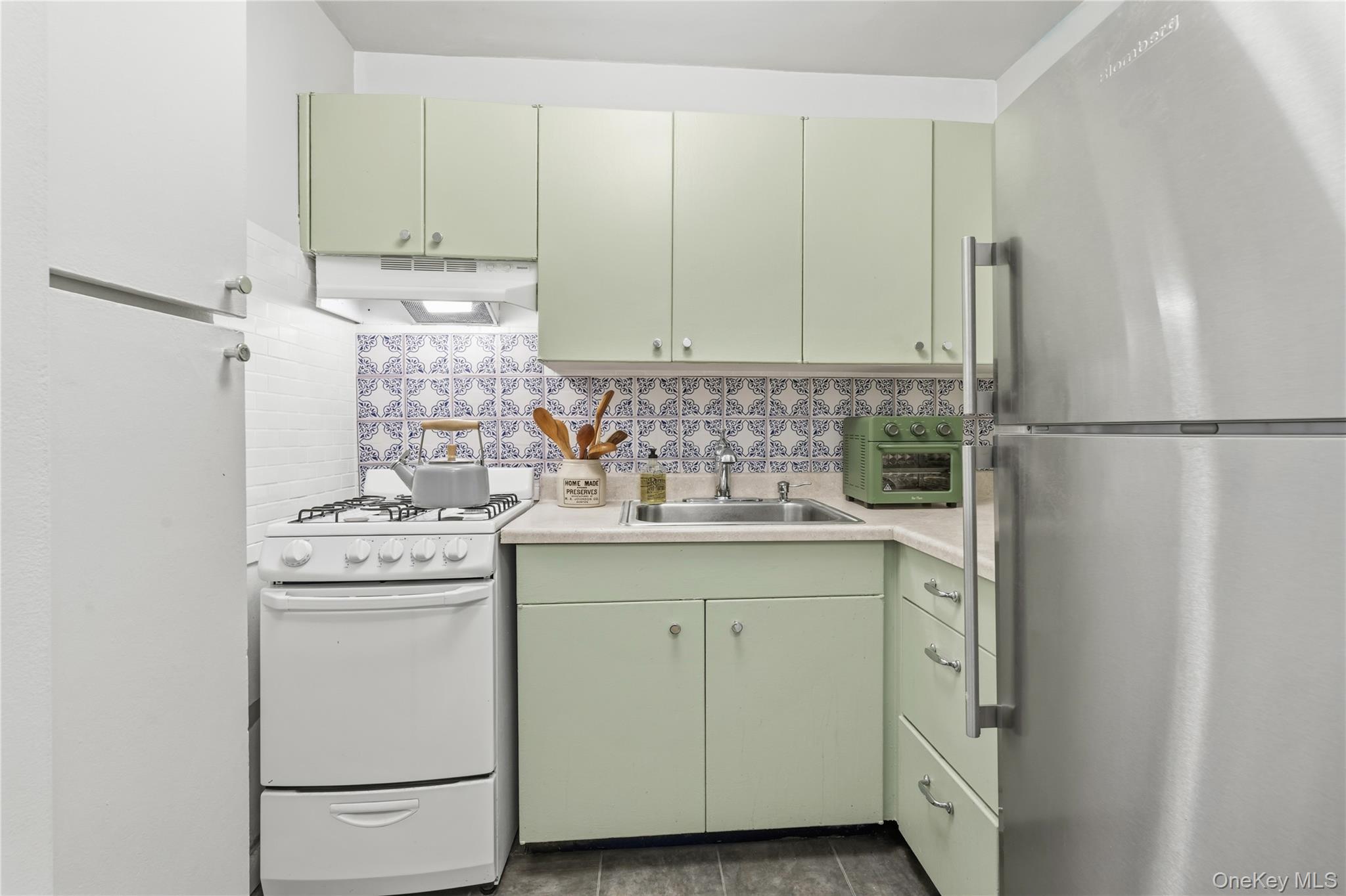 195 Willoughby Avenue, Unit 307 photo 5