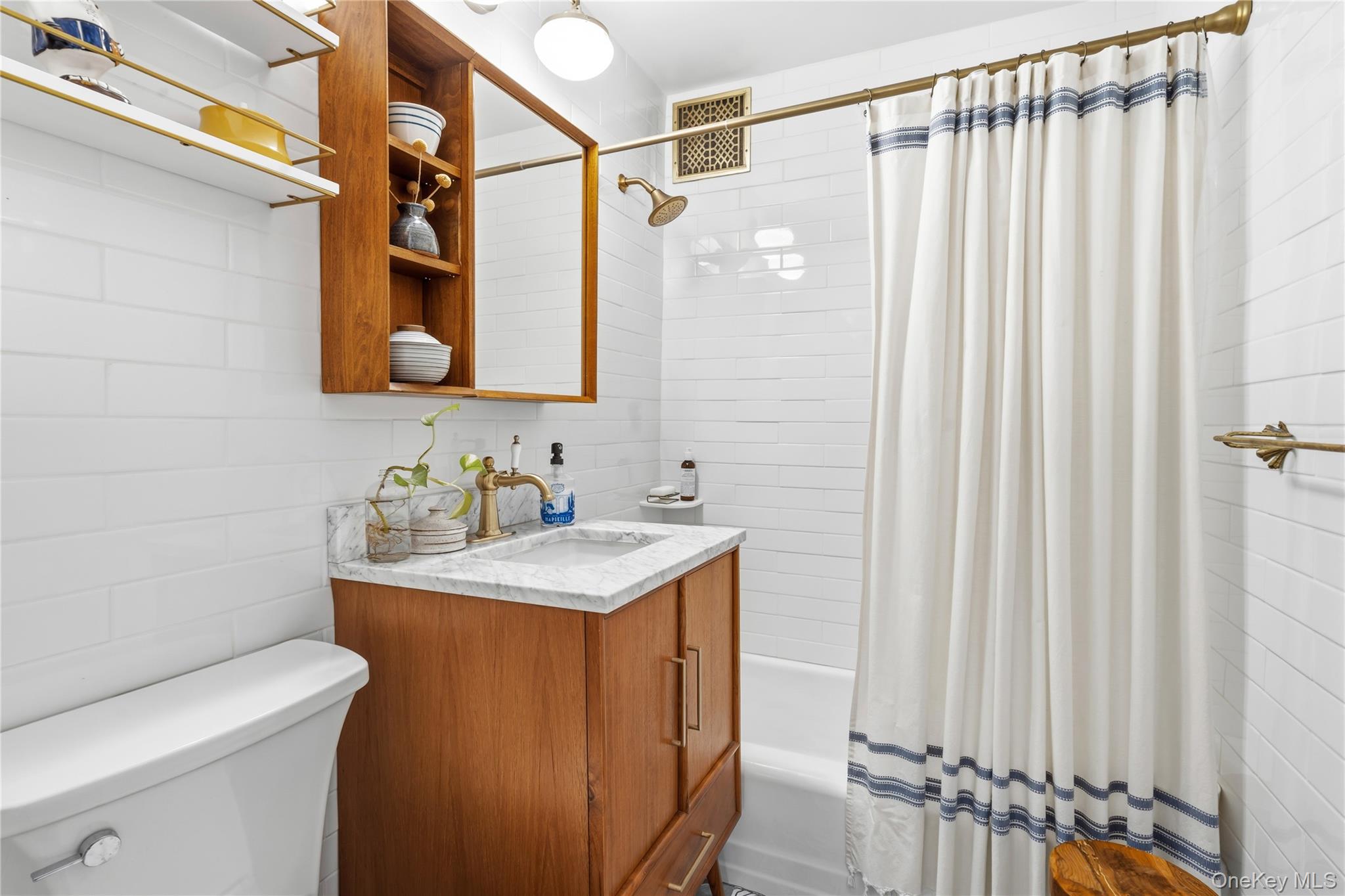 195 Willoughby Avenue, Unit 307 photo 7