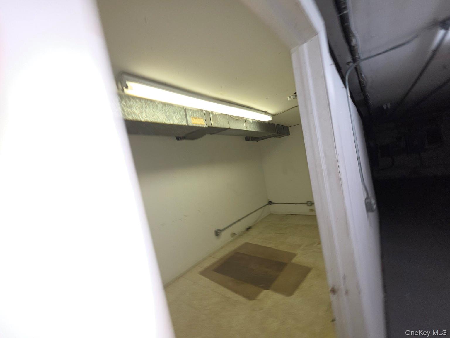 350-354 Great Neck Road – For Rent photo 2