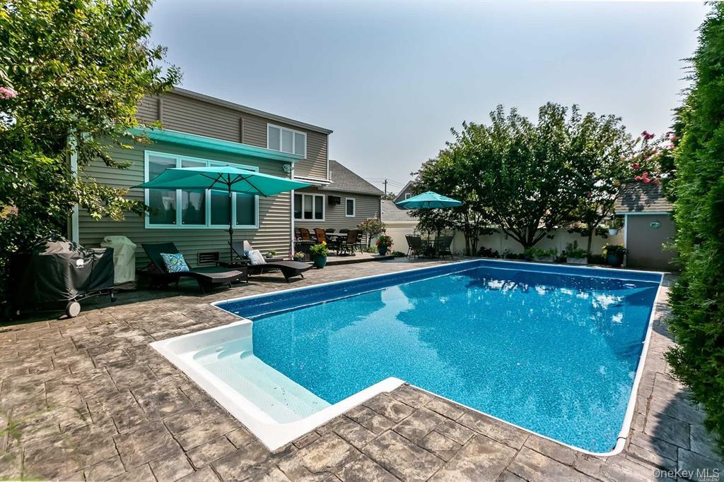 2452 Freeport Street – For Sale photo 2