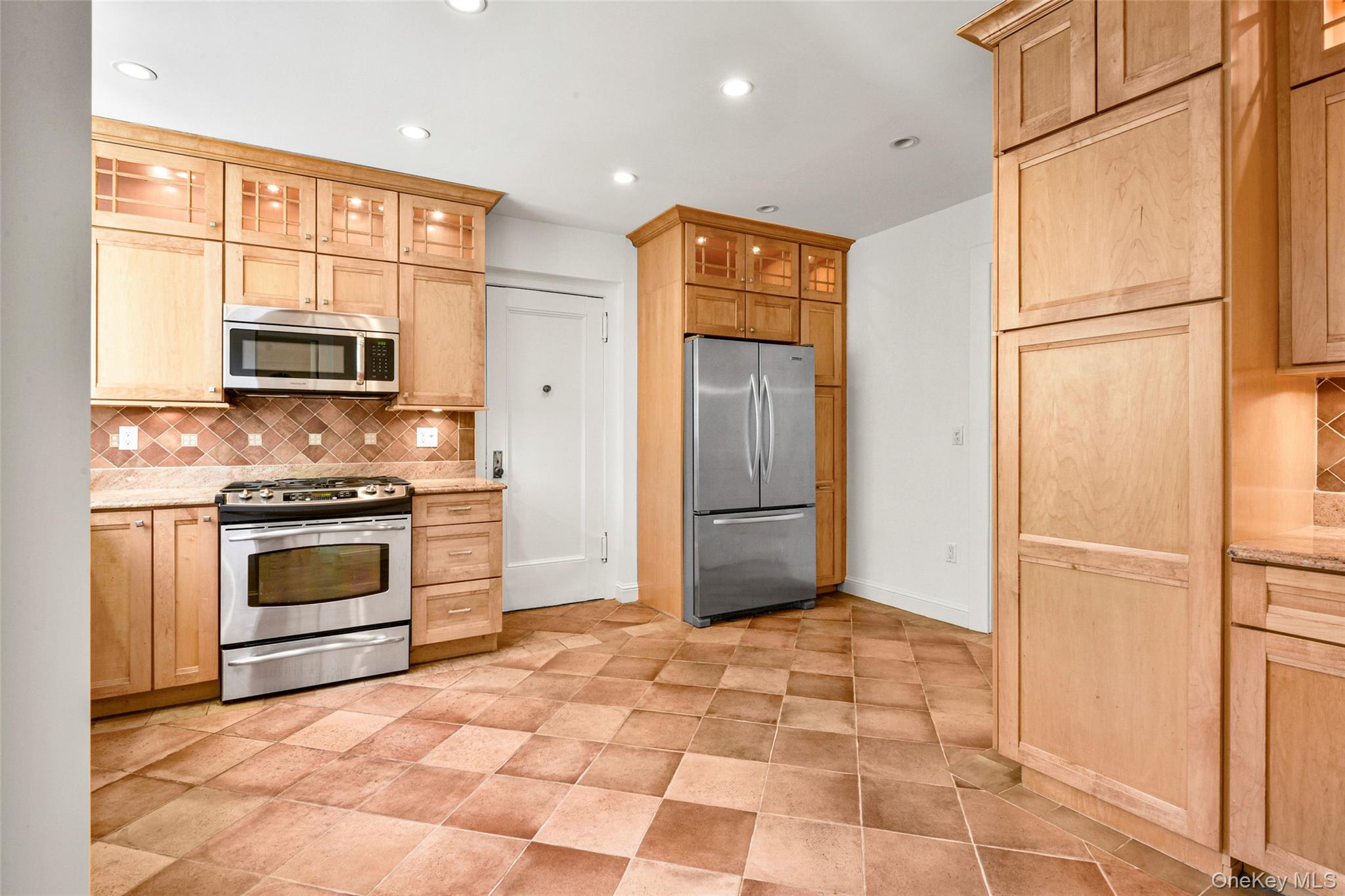 1 Rivermere, Unit 1G photo 9