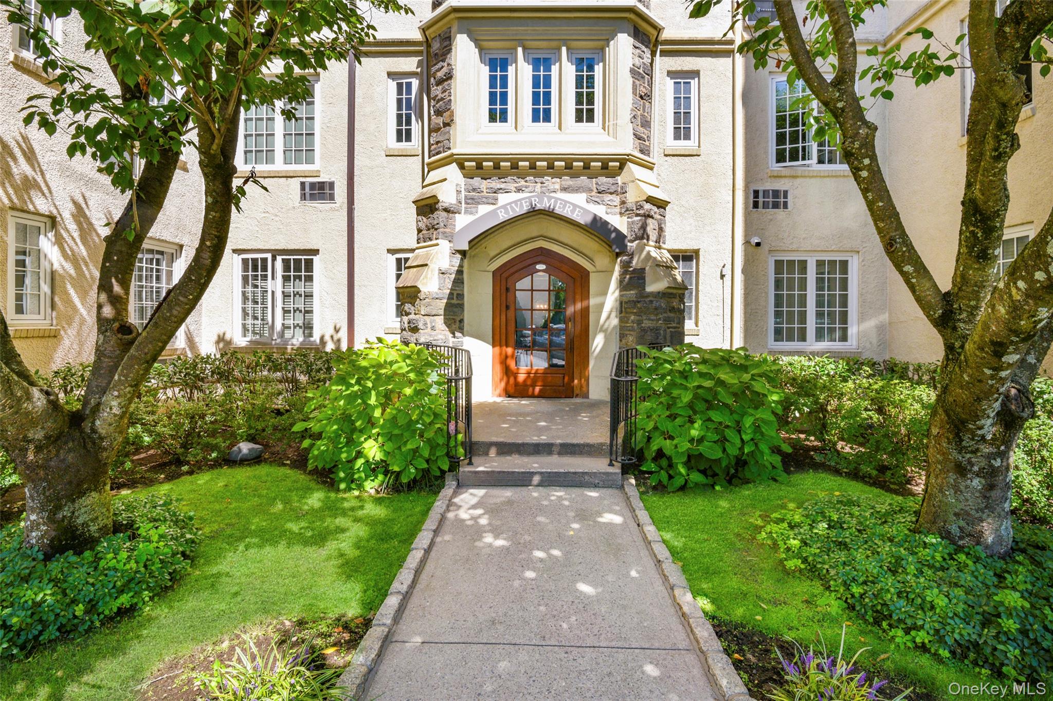 1 Rivermere, Unit 1G