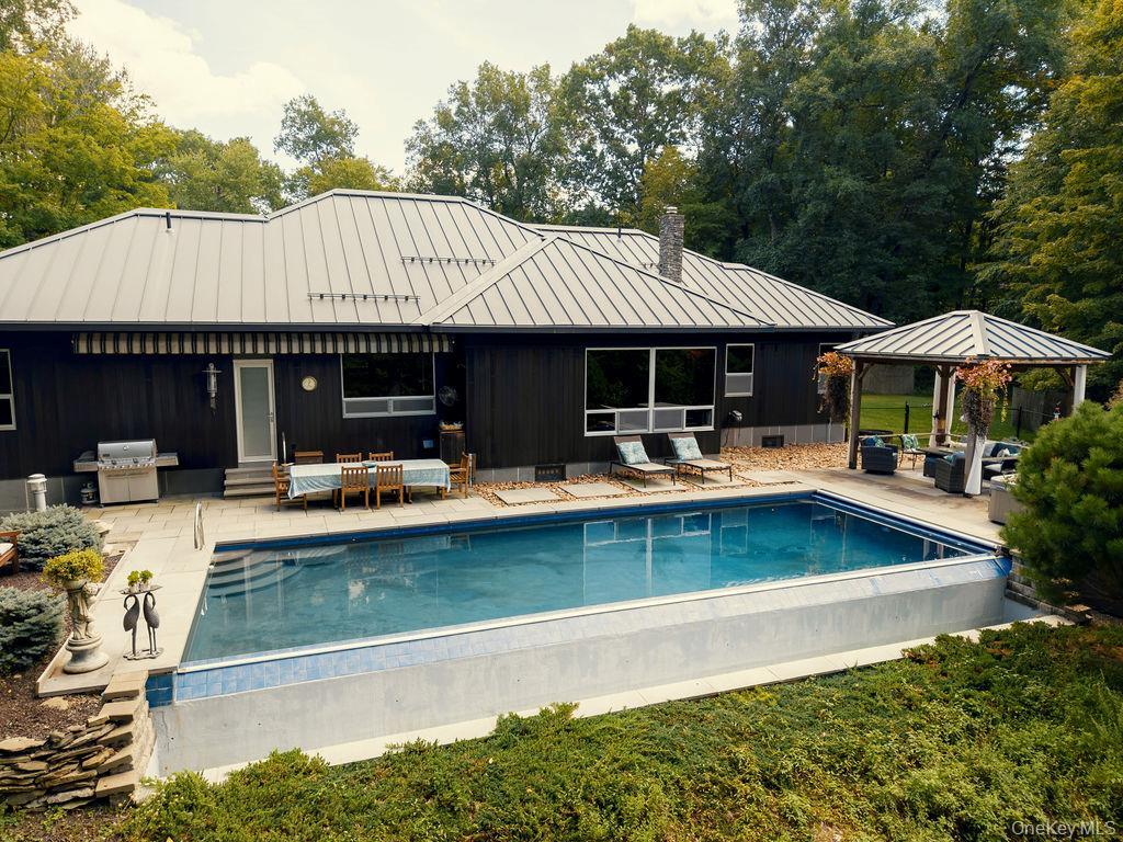 8 Sarah Court – For Sale photo 2