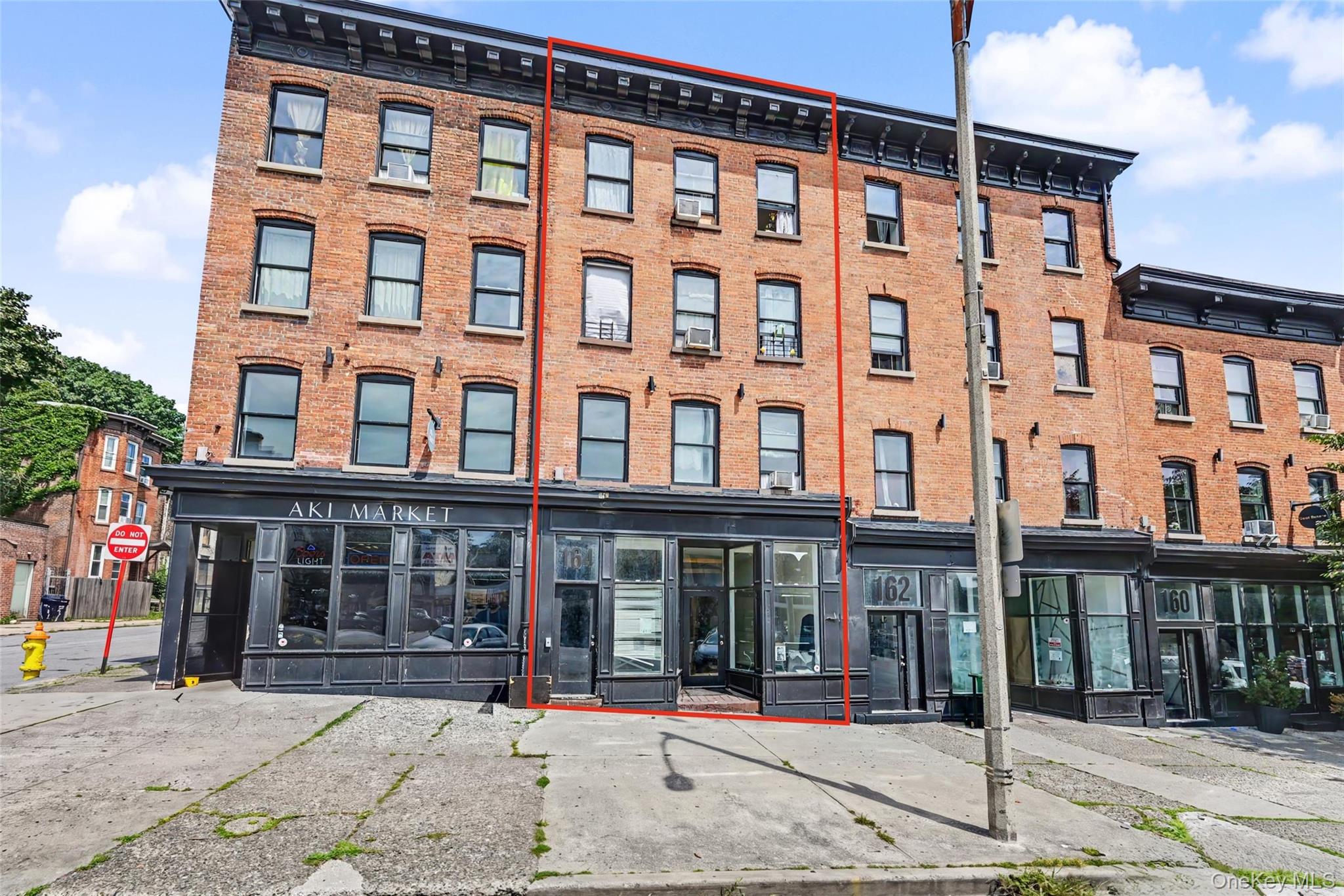 164 Broadway, Newburgh – For Sale
