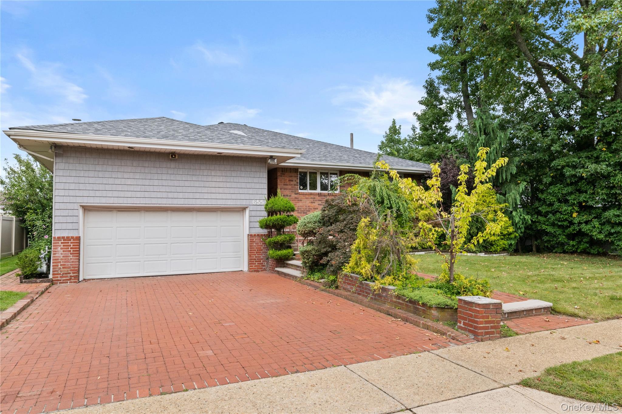 655 Diane Place – For Rent