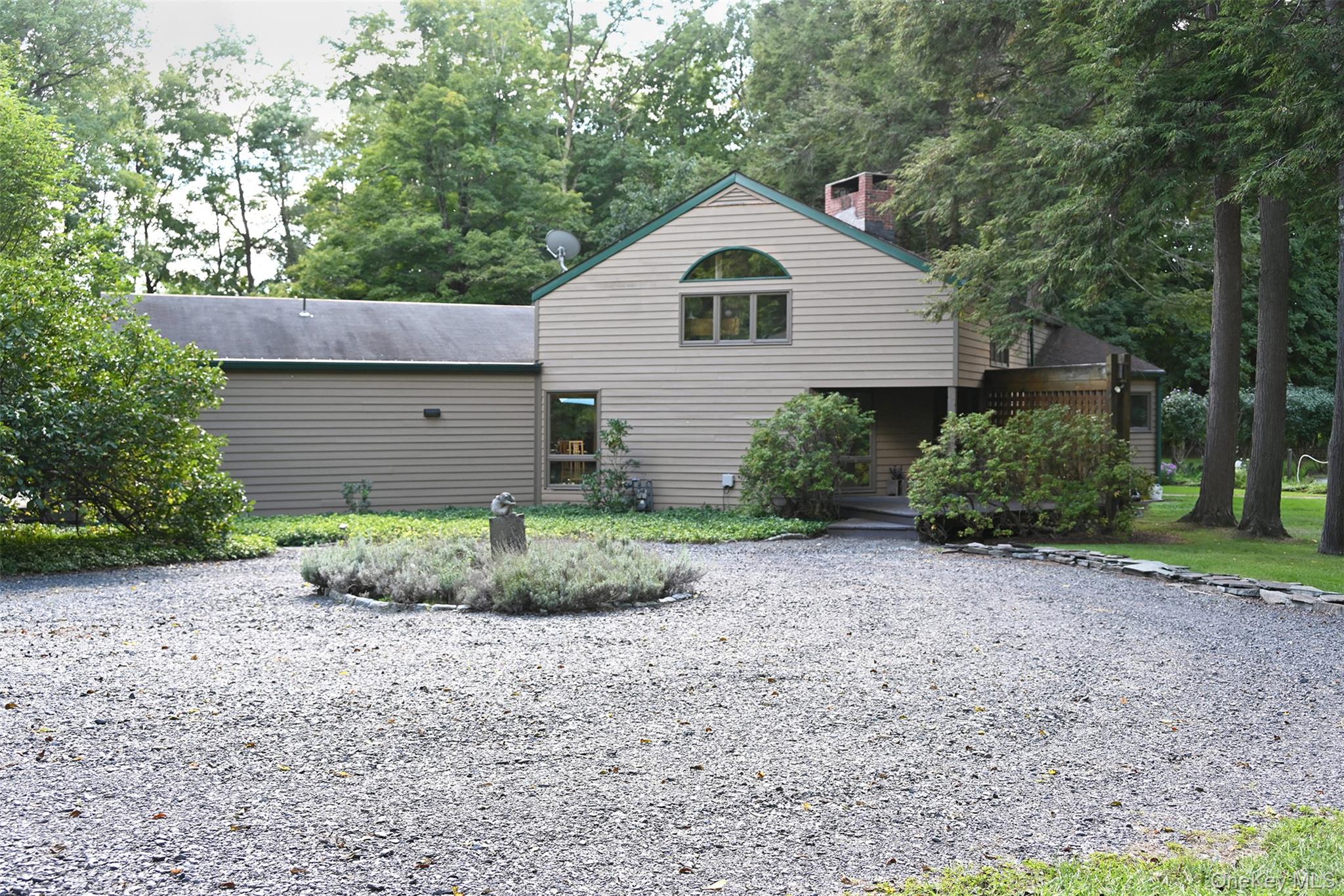 65 Colonial Avenue – For Sale
