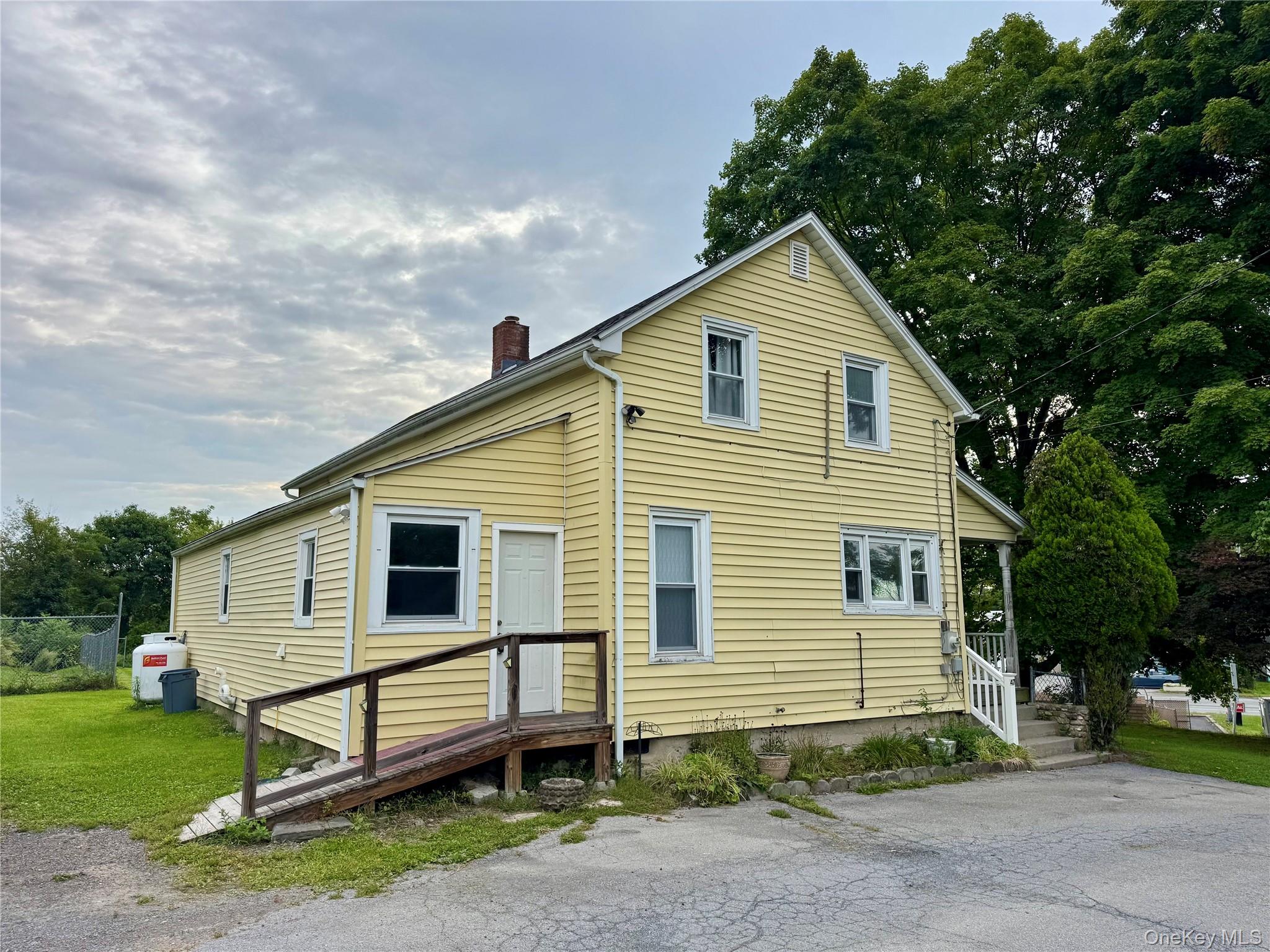 47 Maples Lane – For Rent photo 2