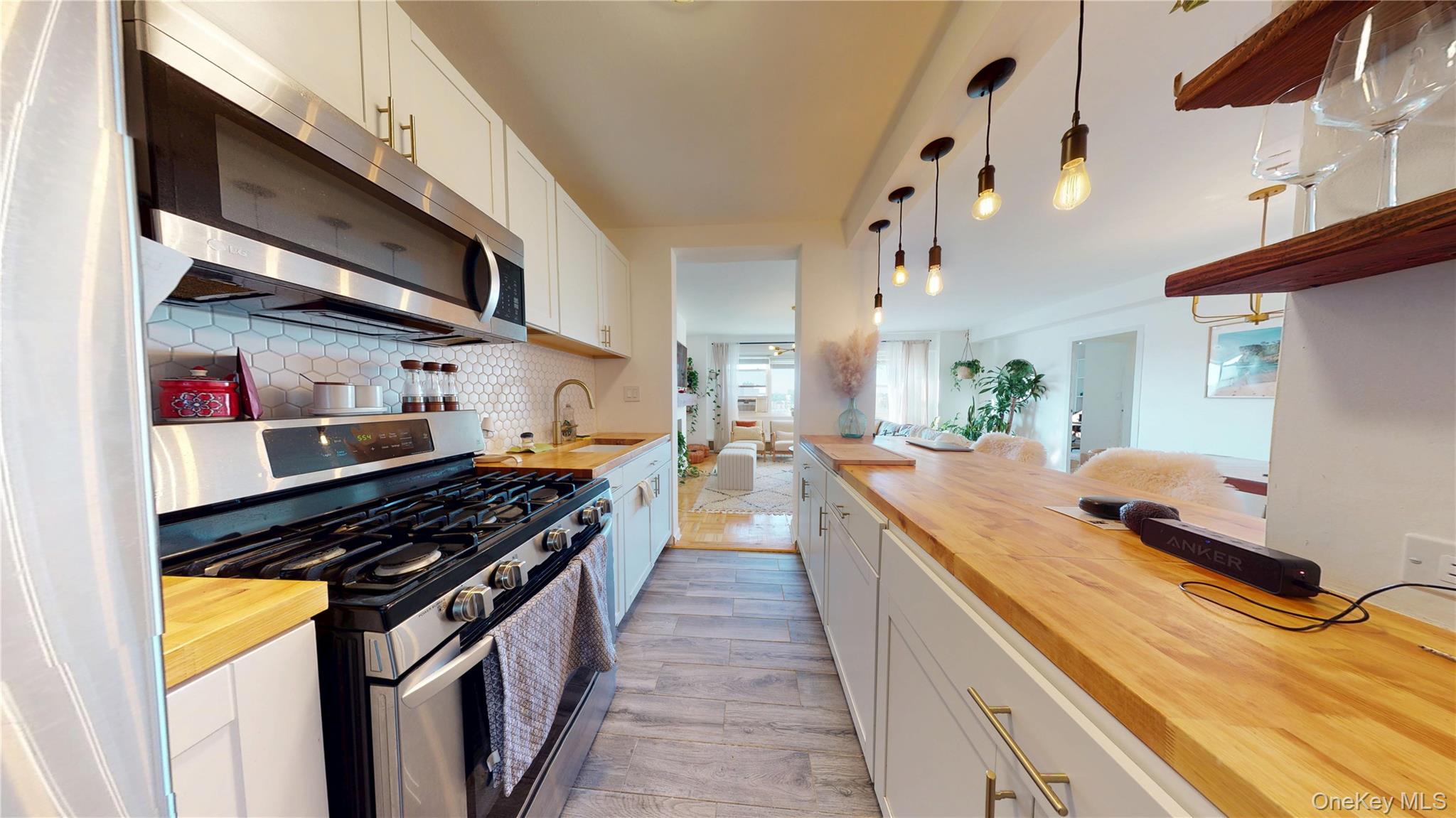 4 Fordham Hill Oval, Unit 8C photo 5