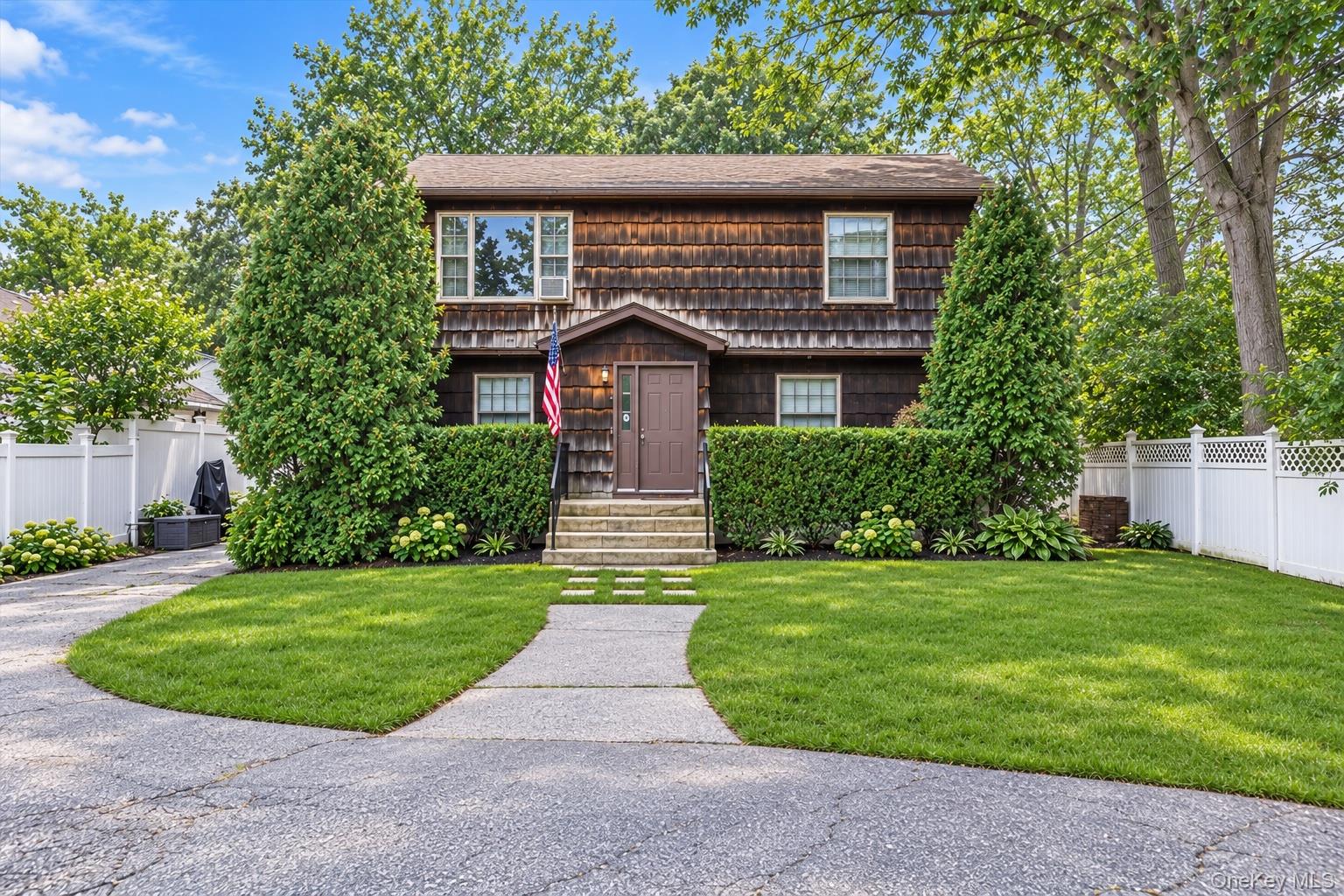 1045 Park Avenue – For Sale