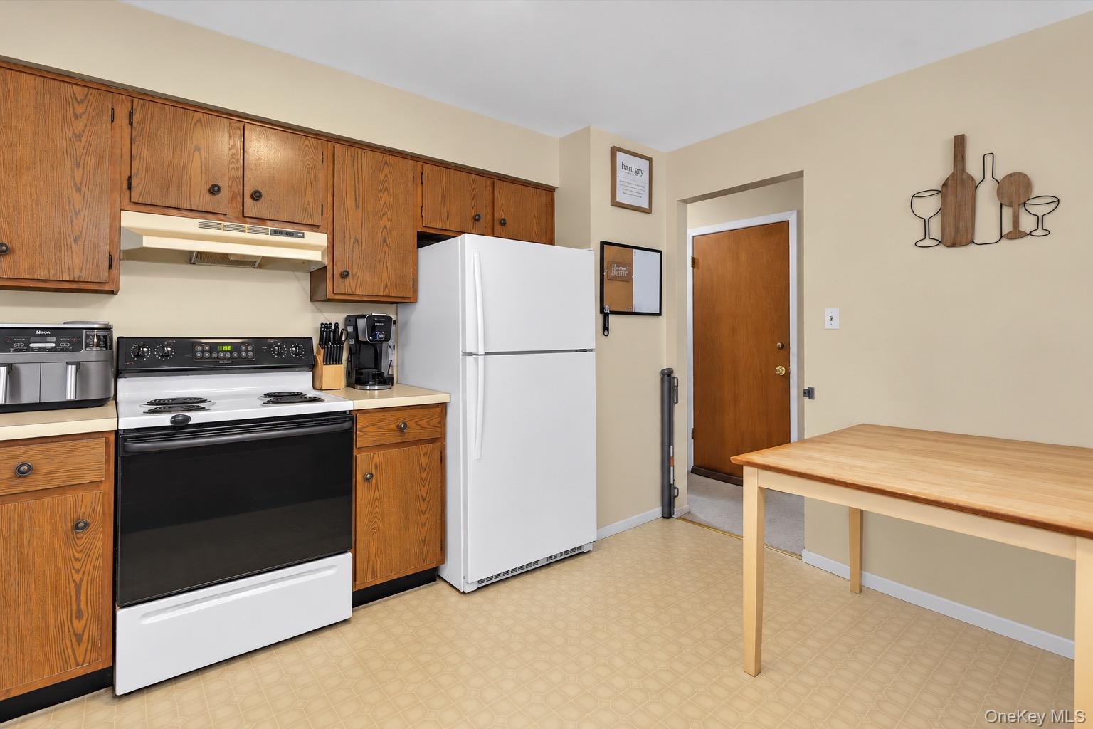 1045 Park Avenue – For Sale photo 2